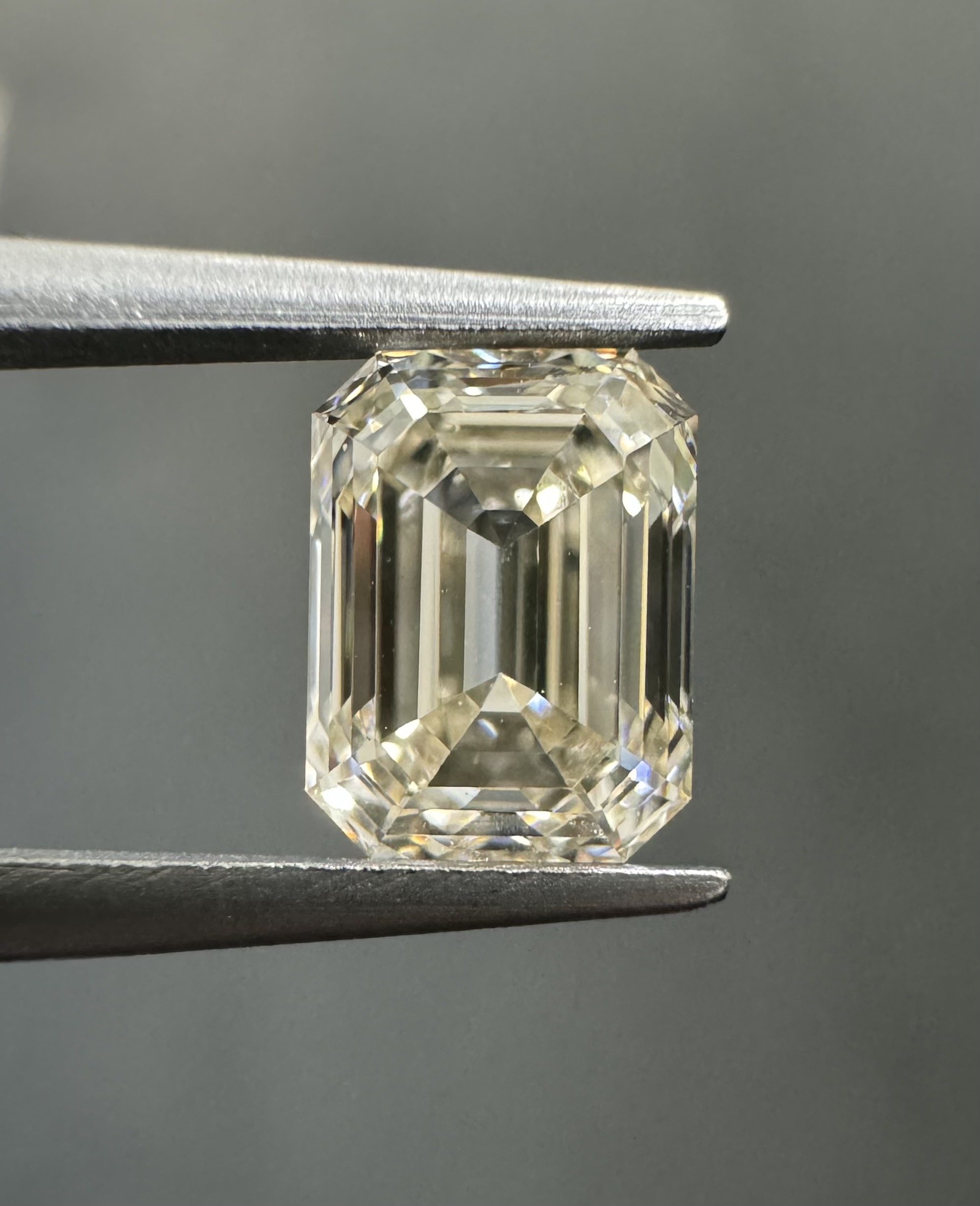 1.01ct Emerald Cut SINGLE image 2 of 3