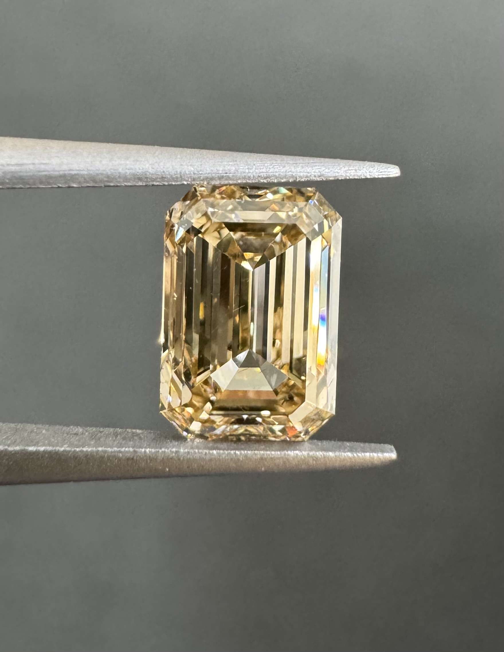 1.71ct Emerald Cut SINGLE image 2 of 3
