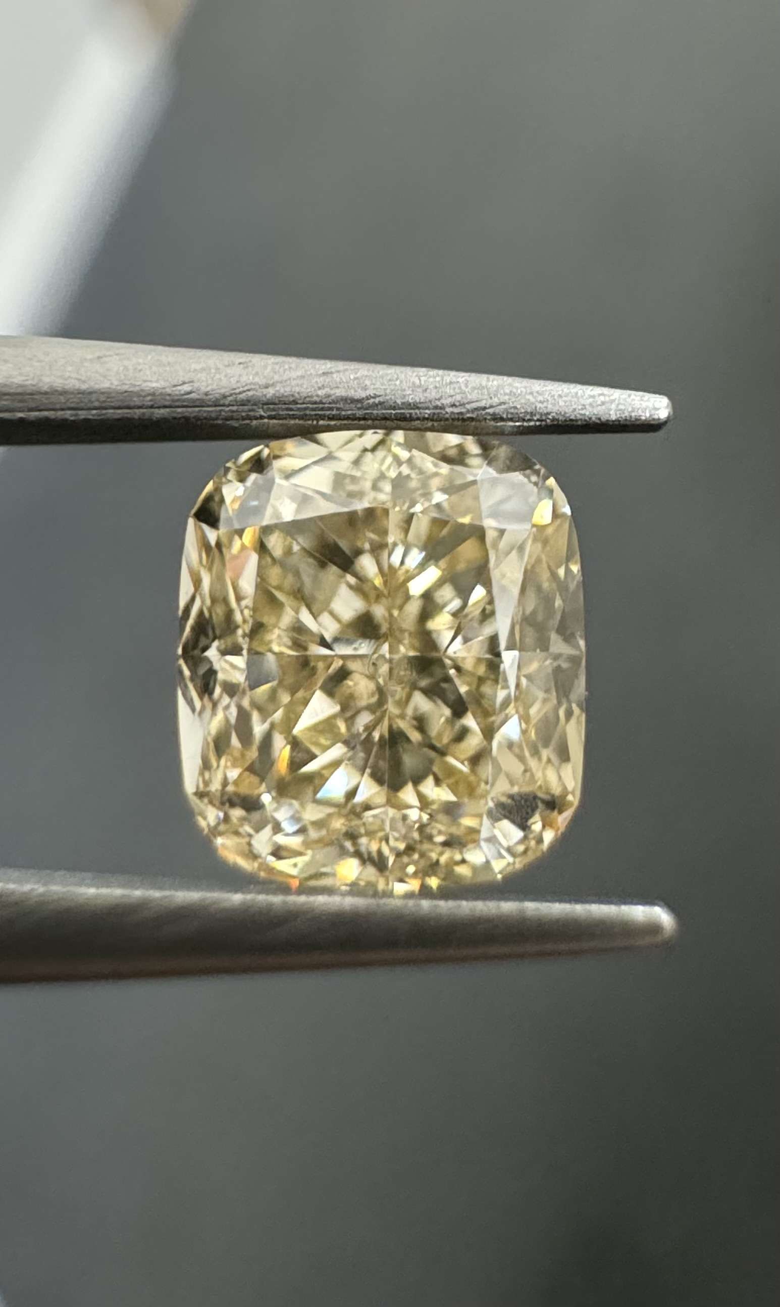 1.01ct Cushion SINGLE image 3 of 4