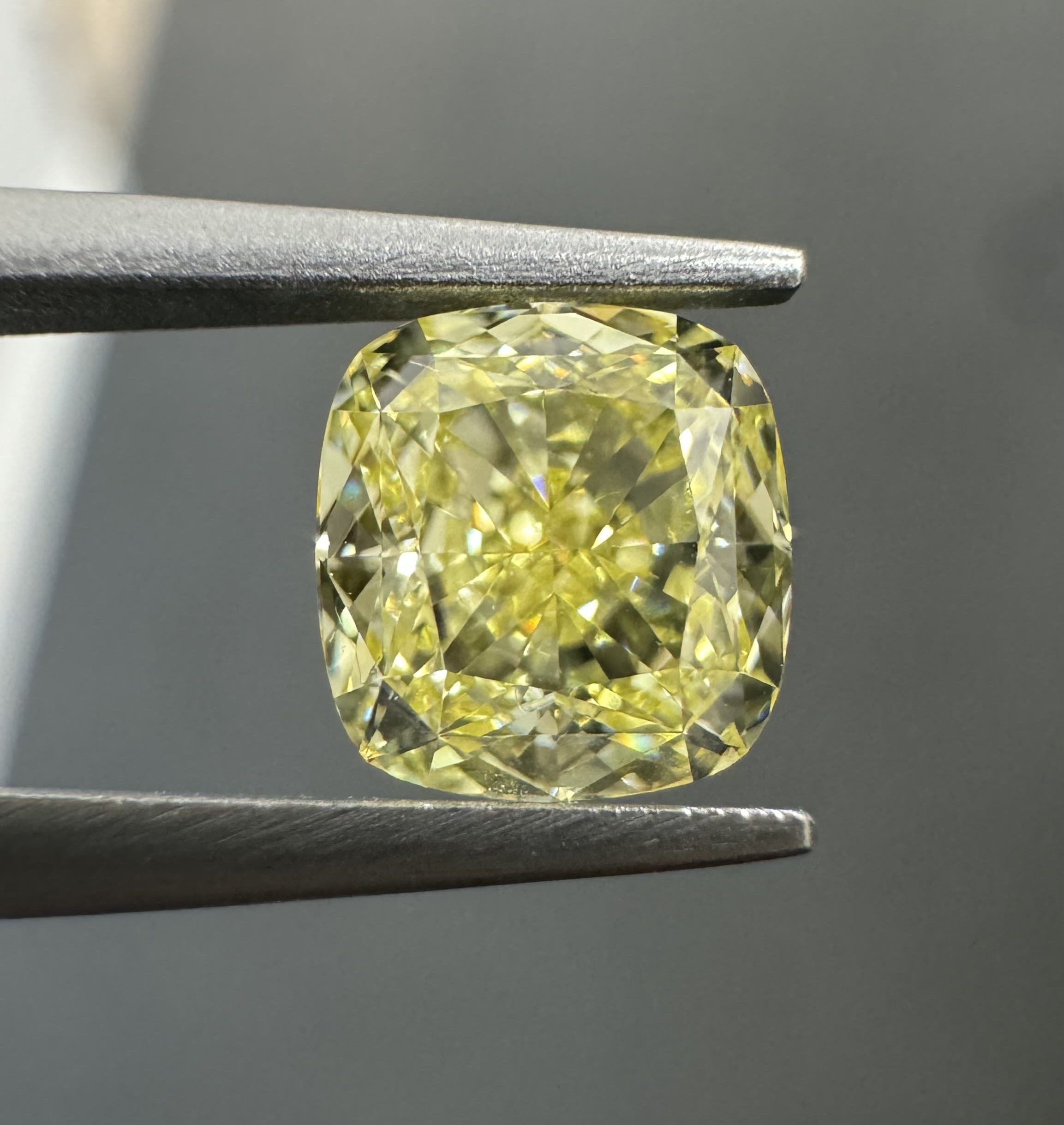 1.03ct Cushion SINGLE image 2 of 3