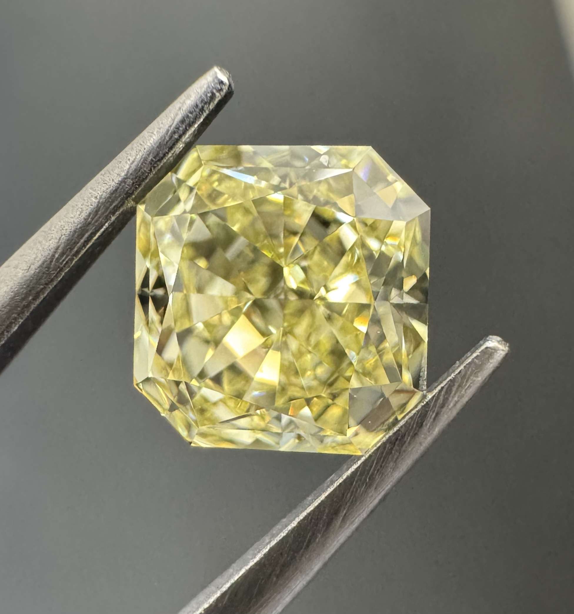 1.09ct Radiant SINGLE image 2 of 3