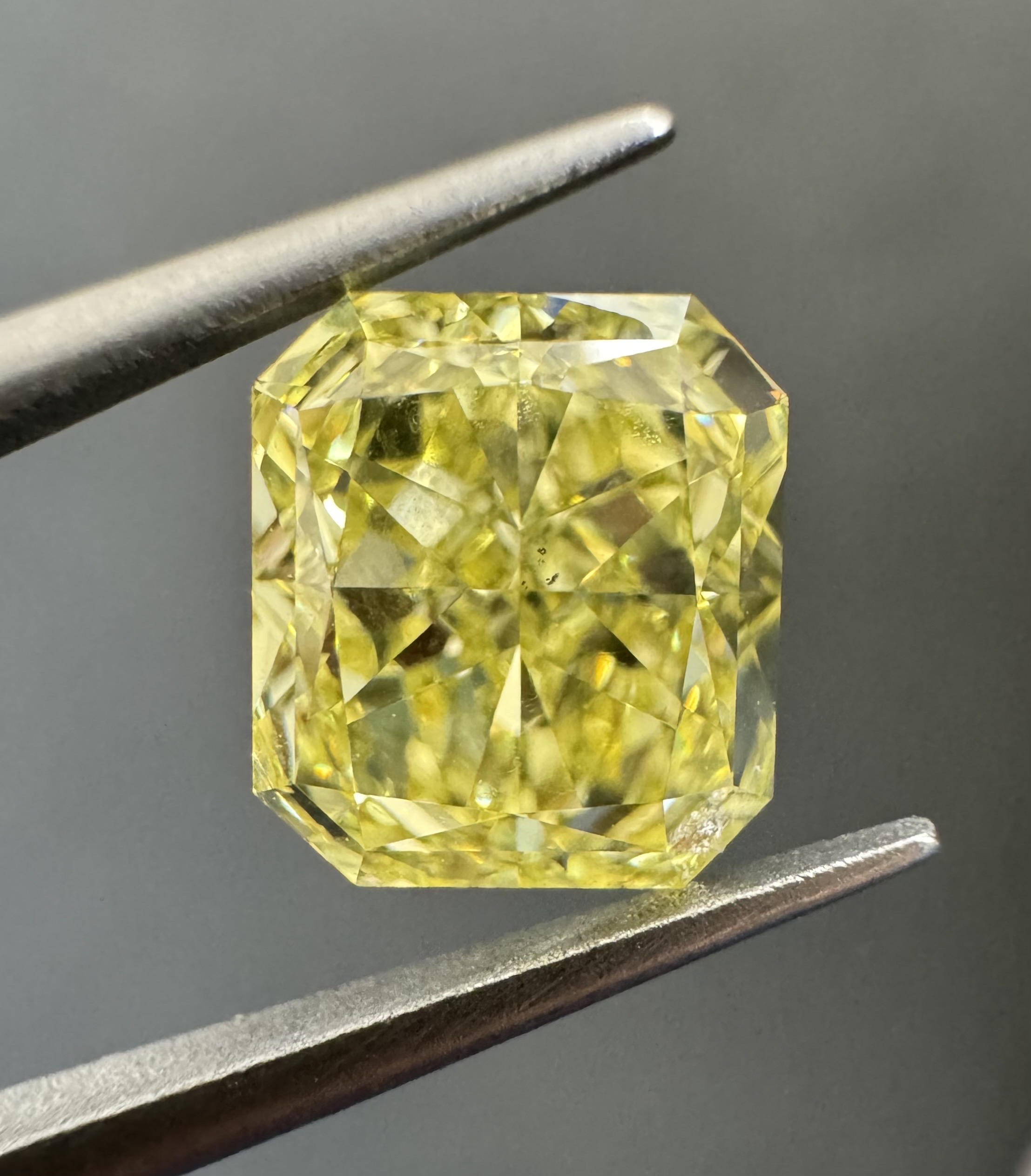 2.00ct Radiant SINGLE image 2 of 3