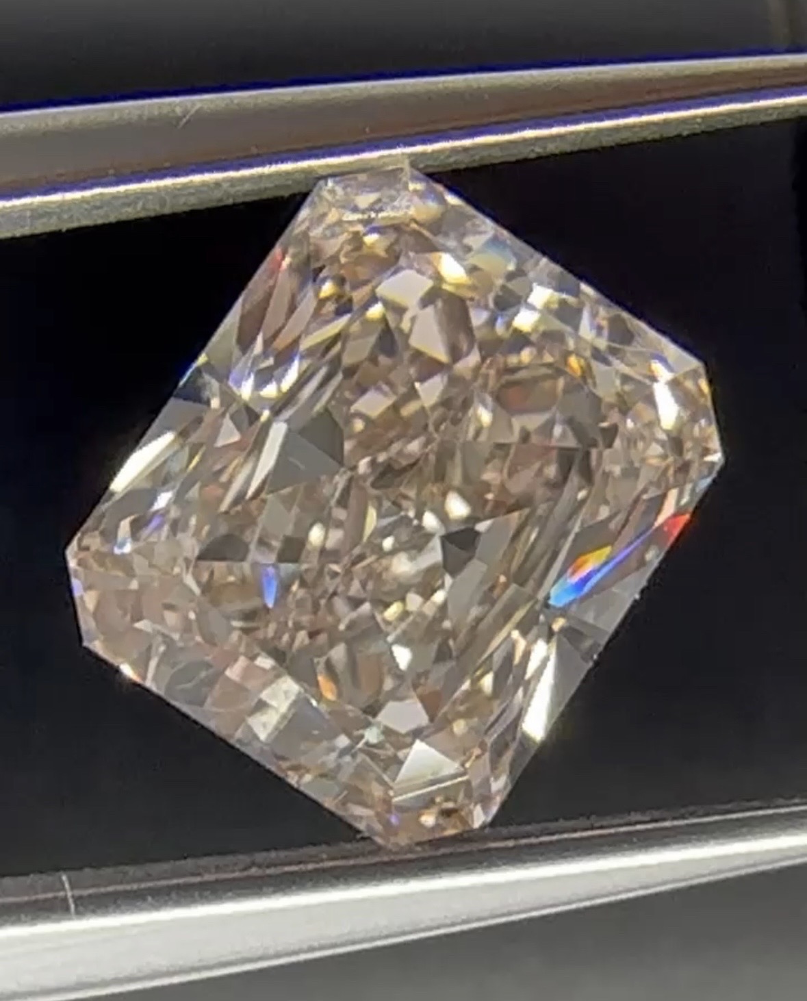 2.82ct Radiant SINGLE image 2 of 3
