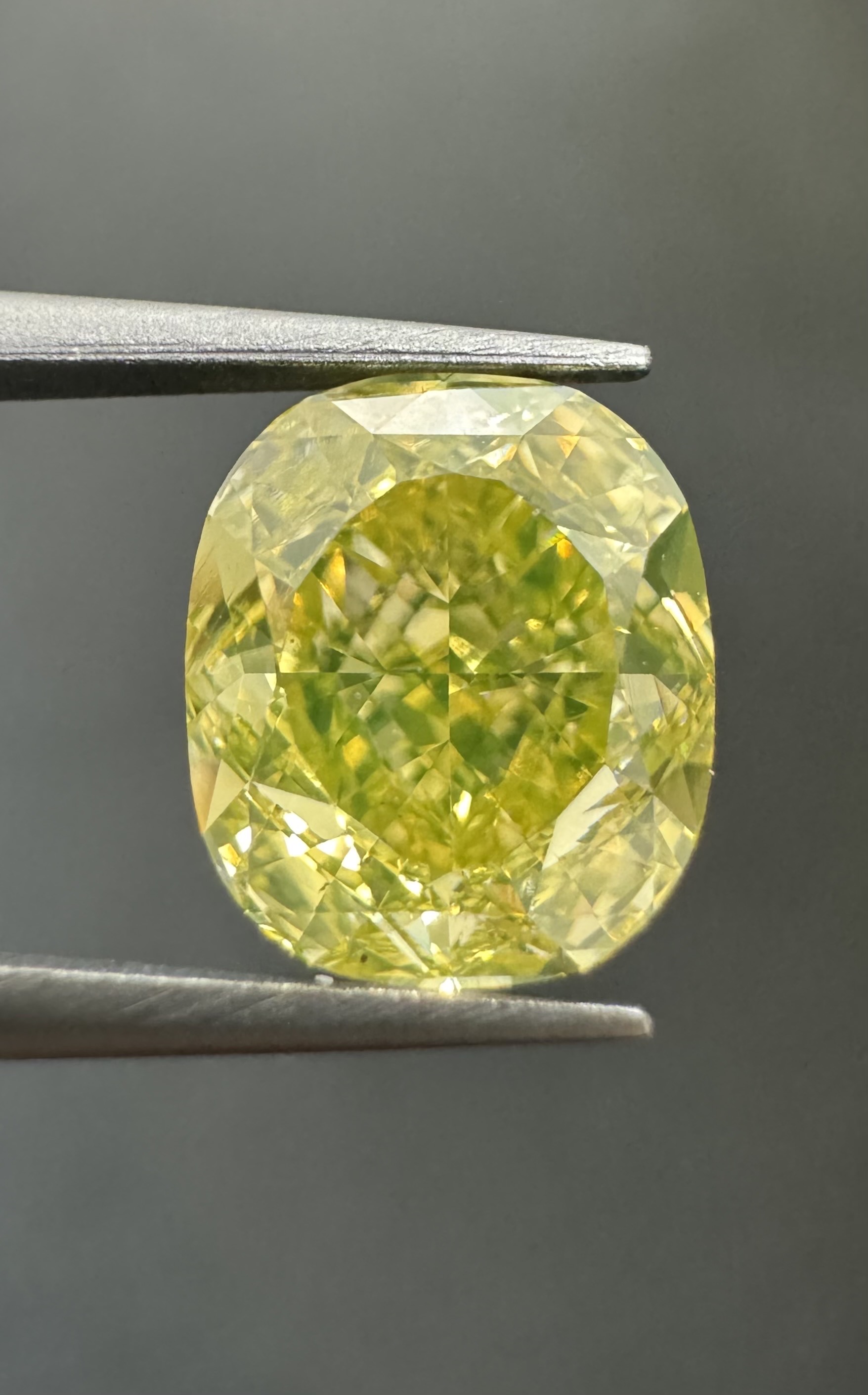2.15ct Cushion SINGLE image 2 of 3
