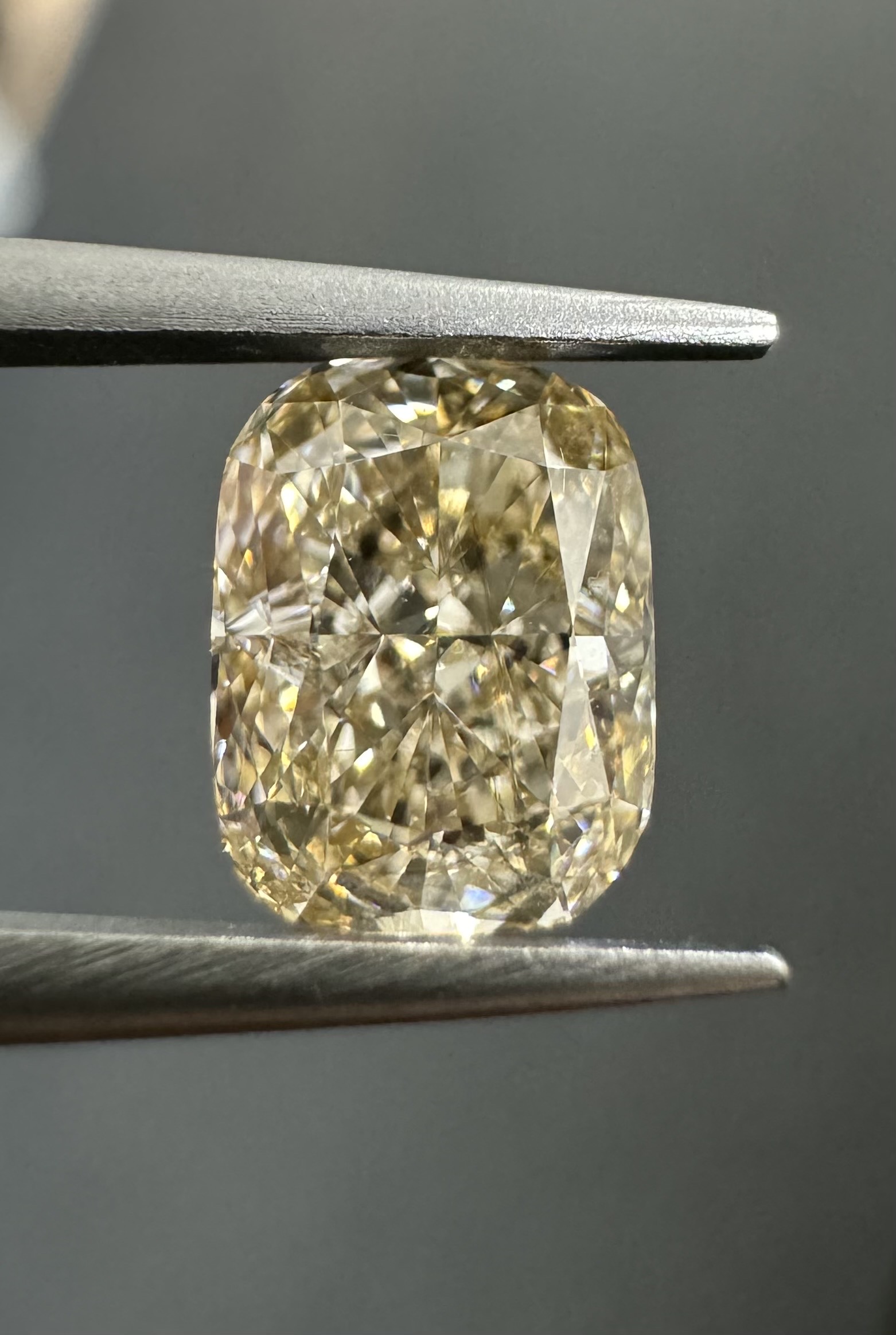 1.01ct Cushion SINGLE image 2 of 3