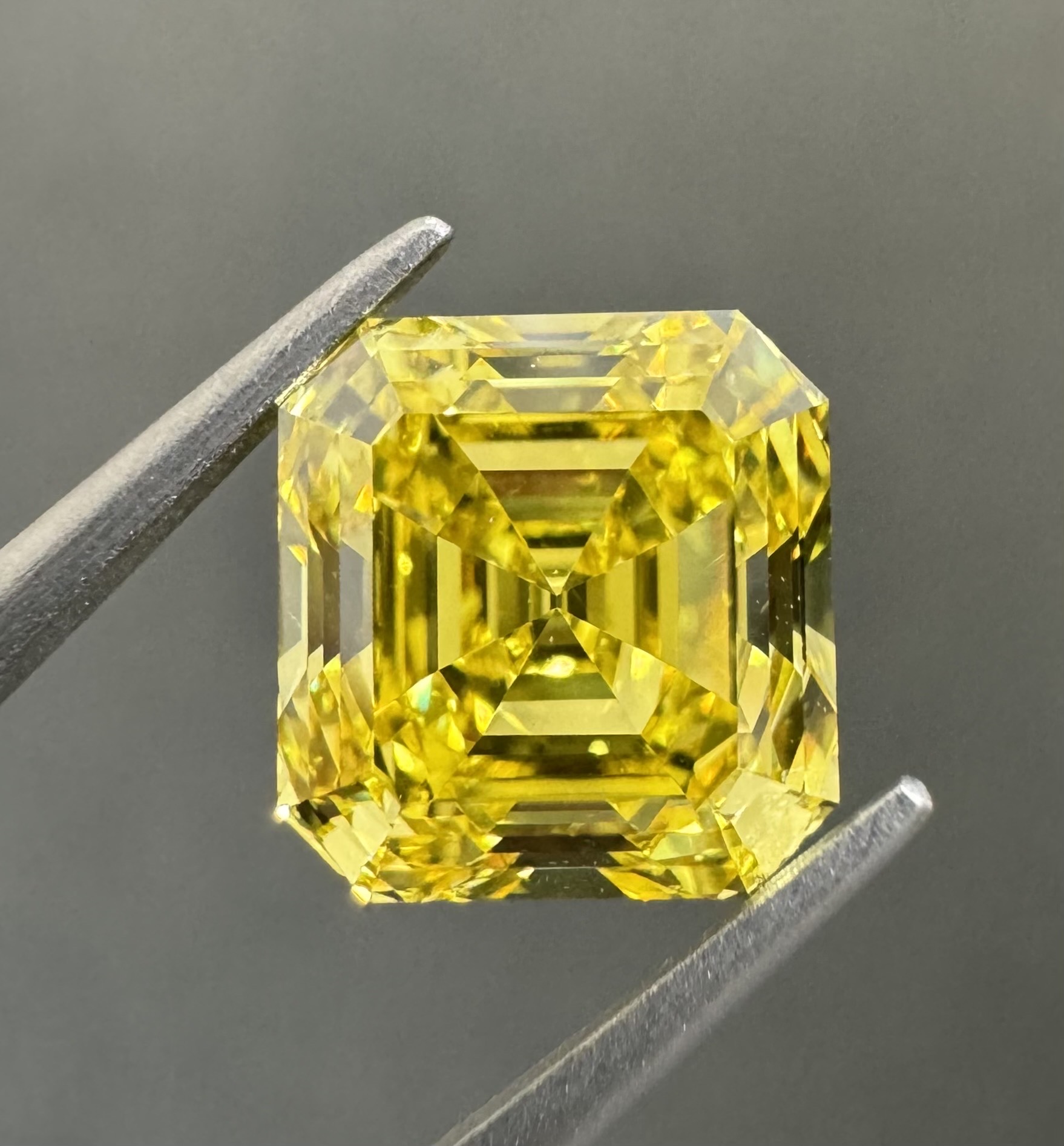 3.15ct SQUARE EMERALD CUT SINGLE image 2 of 3