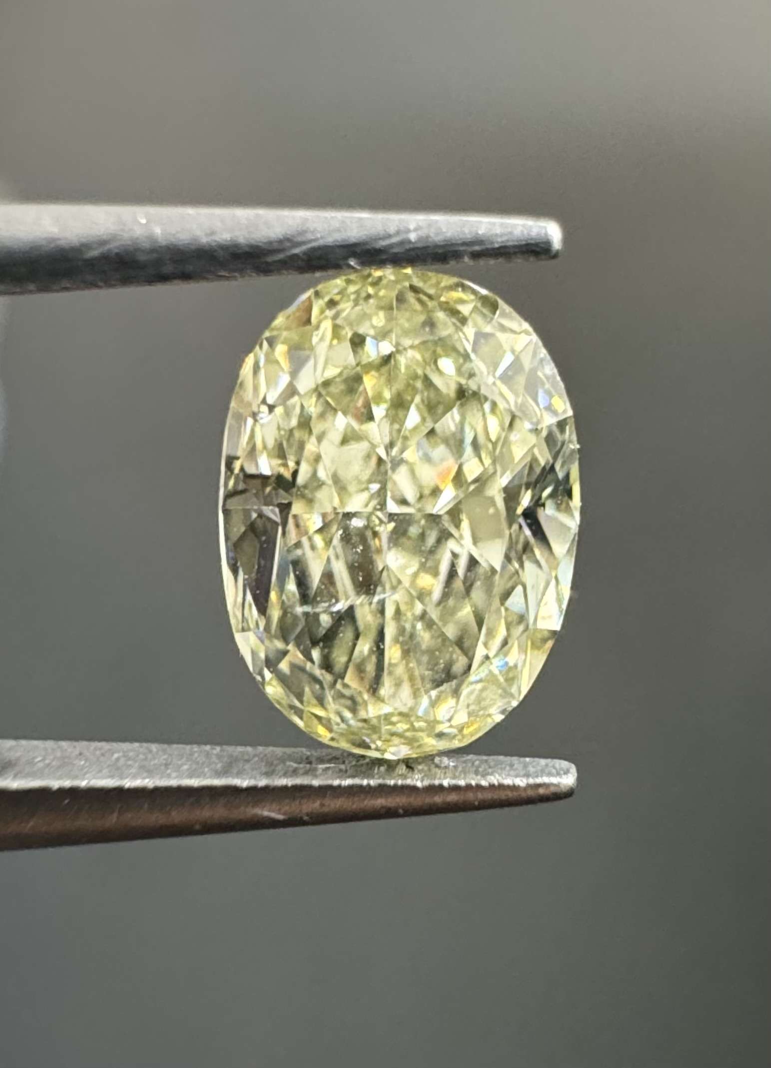 0.70ct Oval SINGLE image 3 of 4