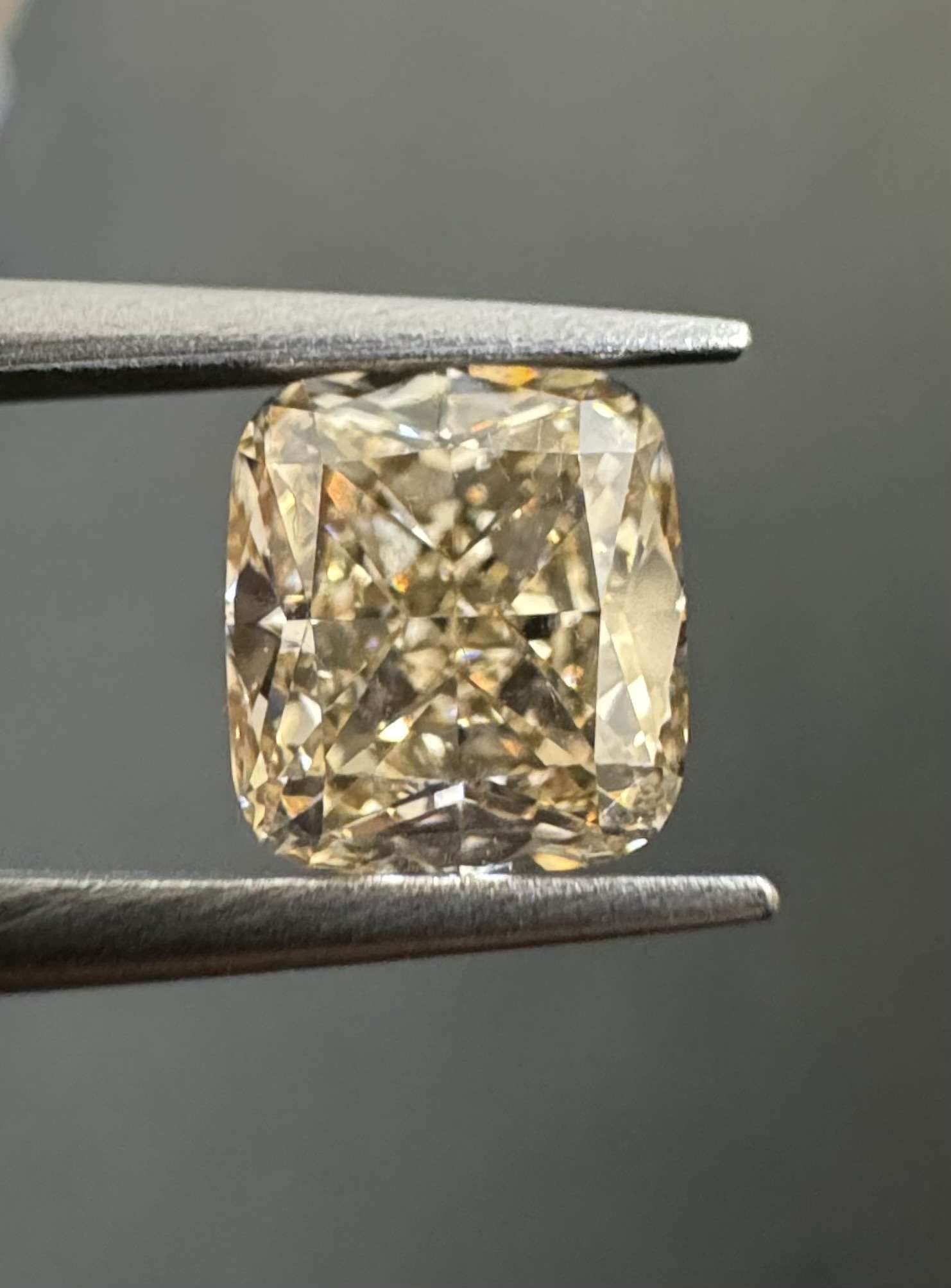 1.06ct Cushion SINGLE image 2 of 3