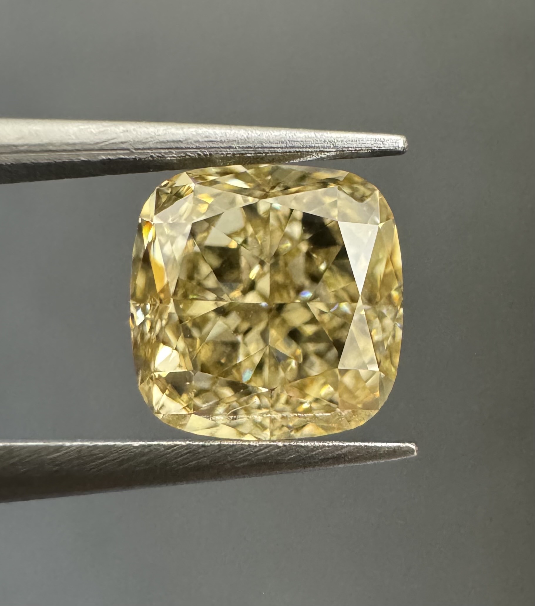 1.35ct Cushion SINGLE image 3 of 4