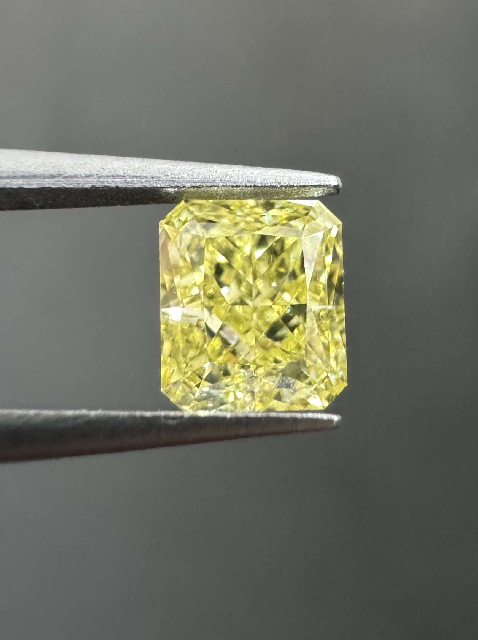0.53ct Radiant SINGLE image 2 of 3