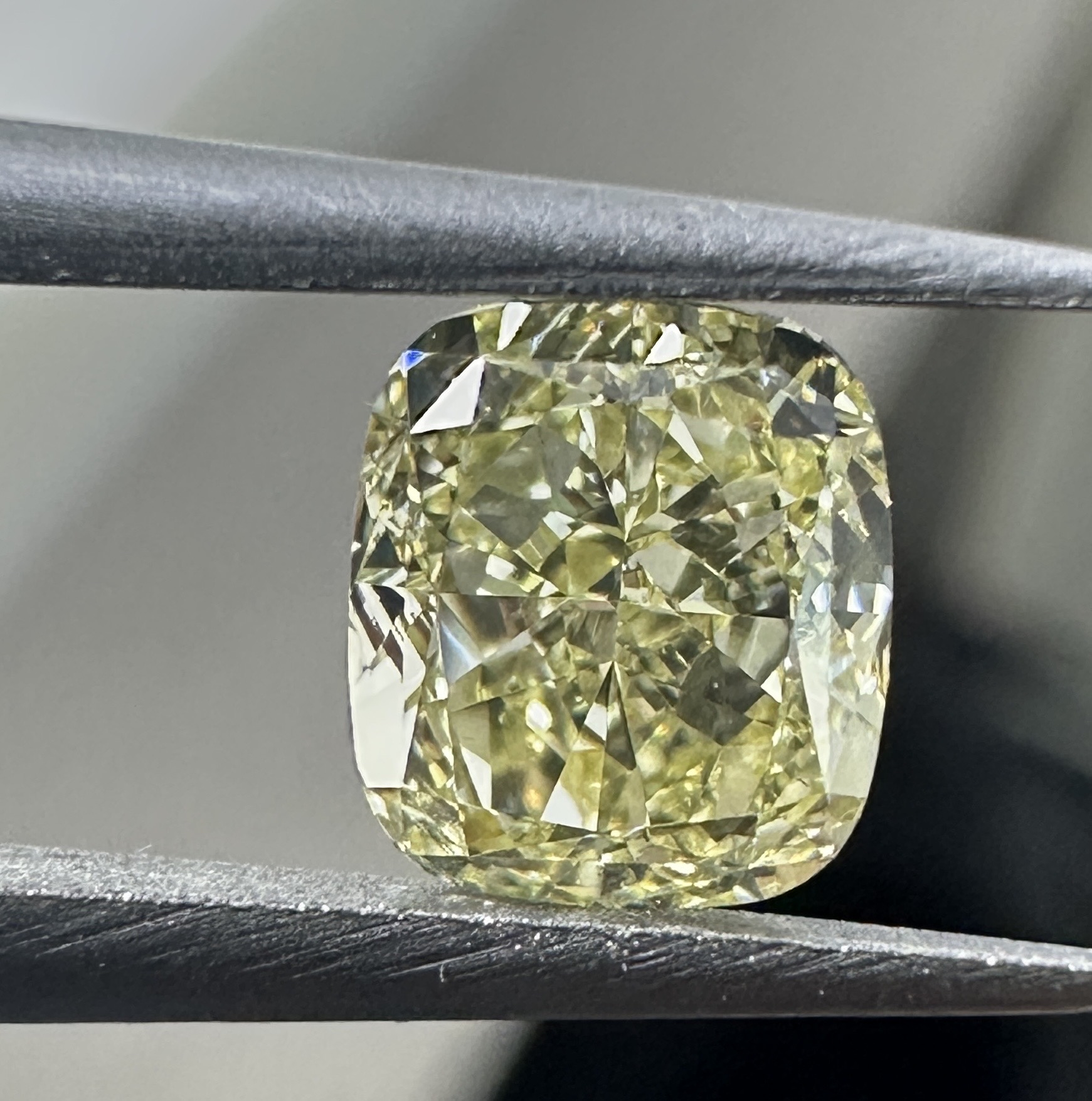 1.00ct Cushion SINGLE image 2 of 3