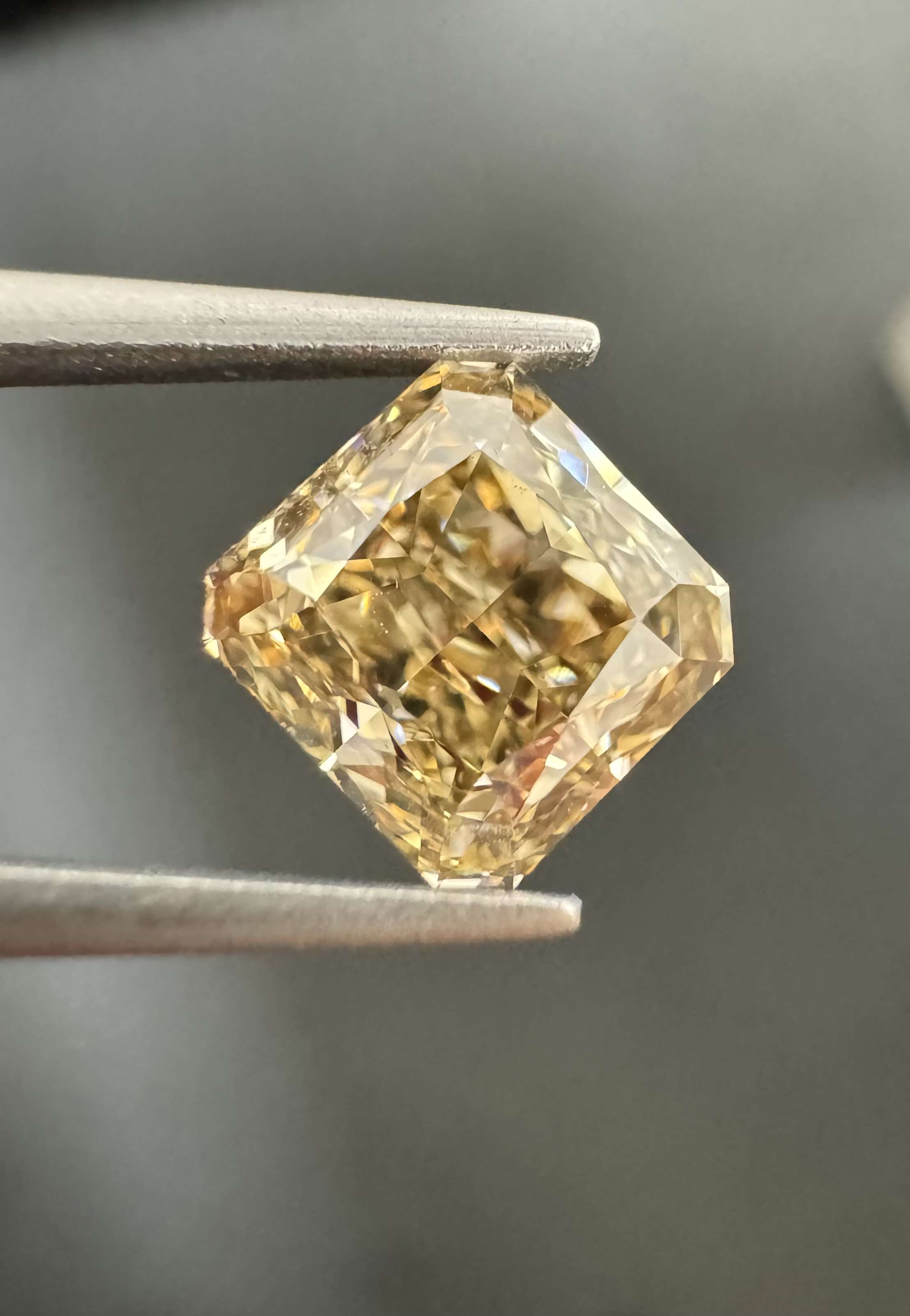 1.52ct Radiant SINGLE image 3 of 4