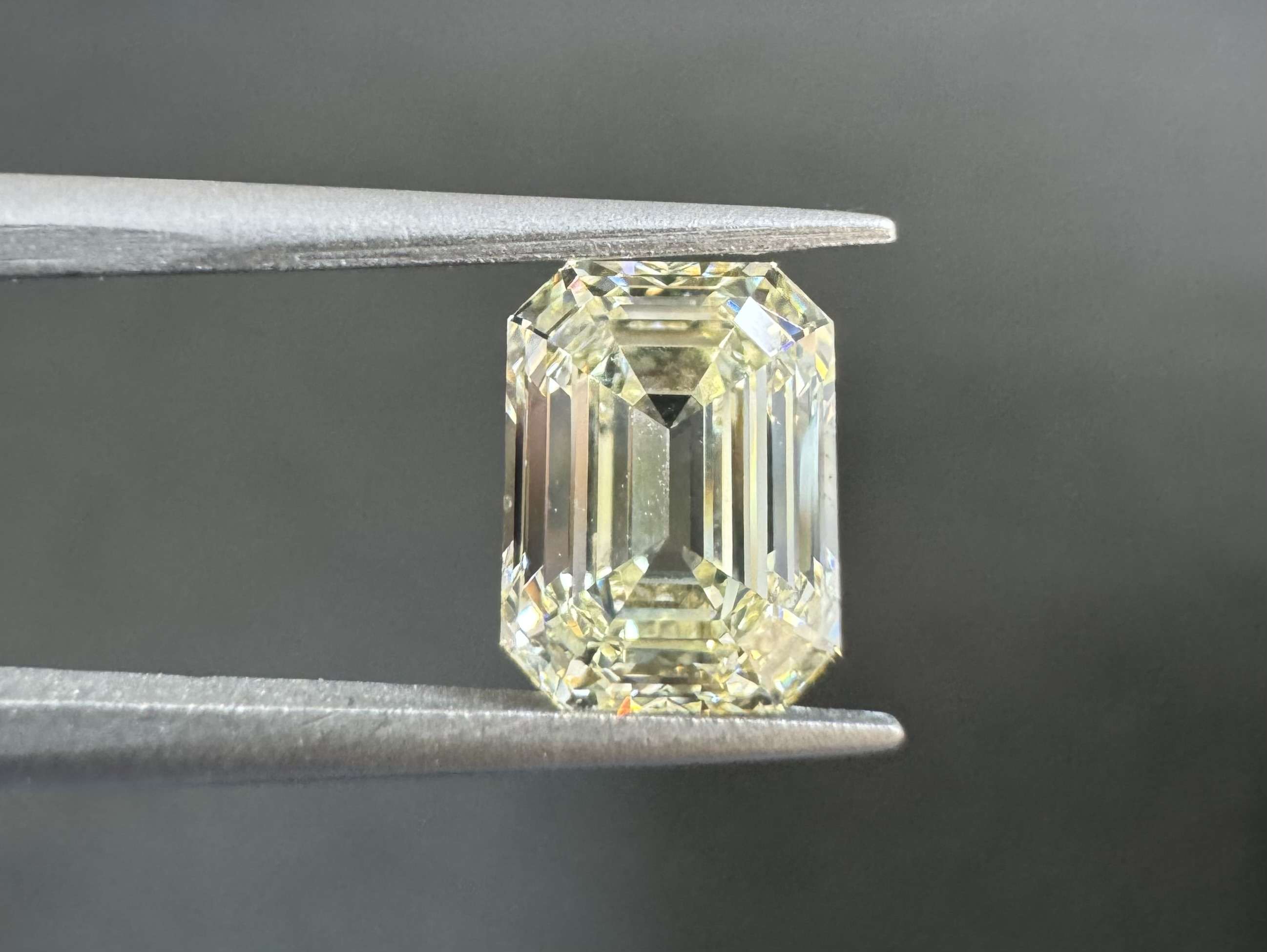 1.85ct Emerald Cut SINGLE image 2 of 3