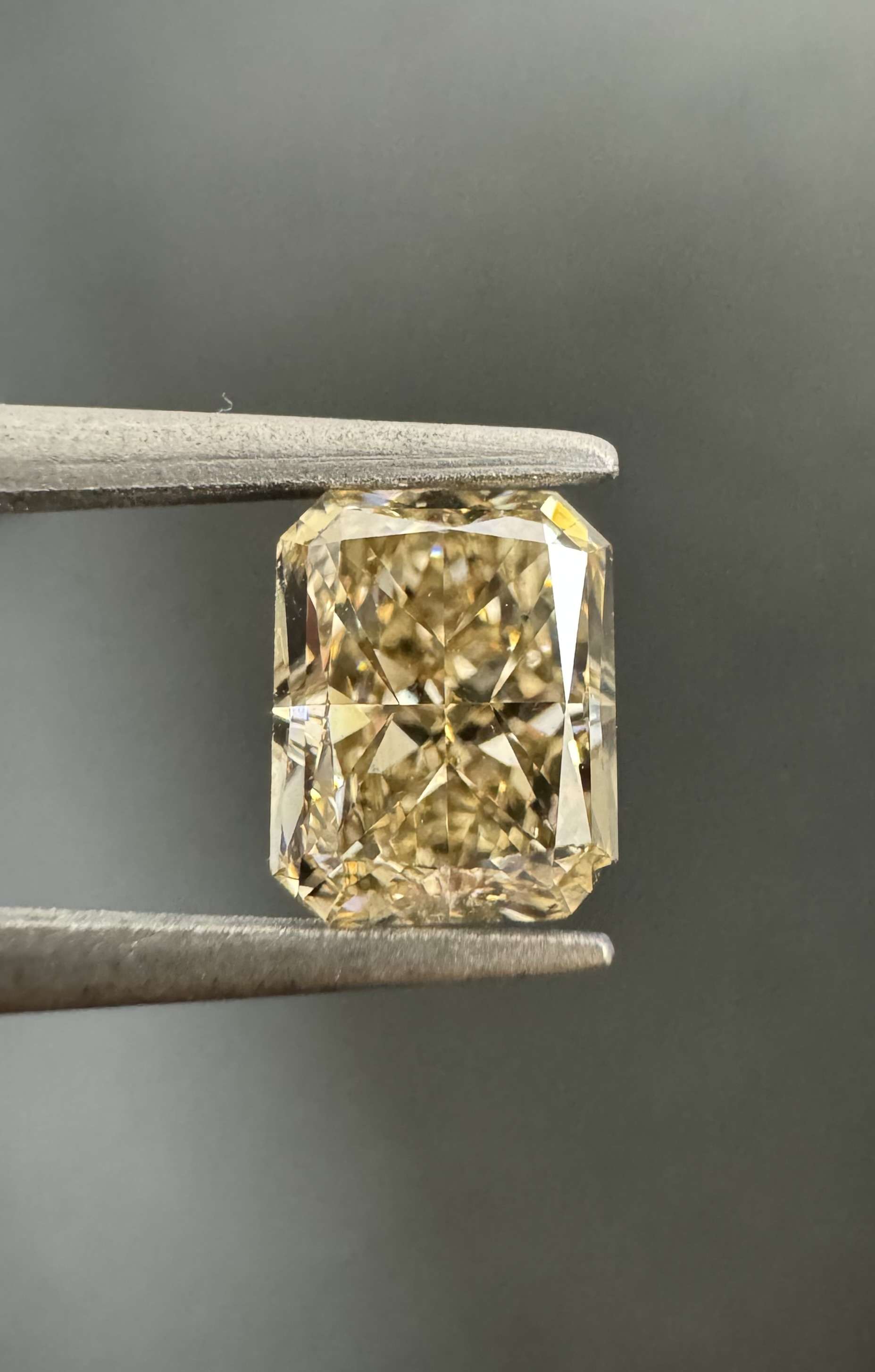 1.01ct Radiant SINGLE image 3 of 4