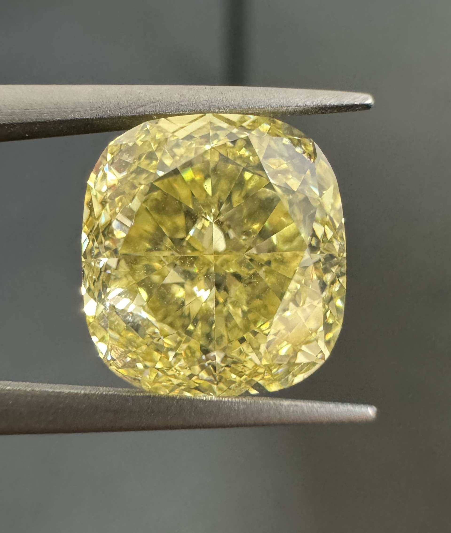 4.21ct Cushion SINGLE image 2 of 3