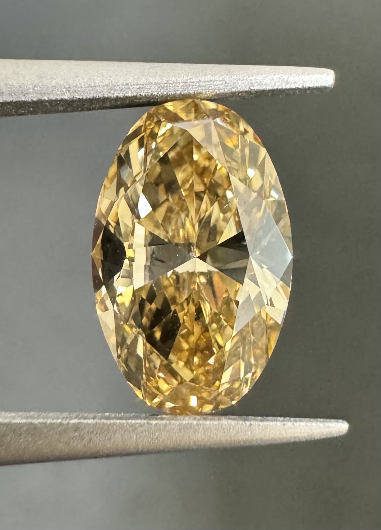 2.01ct Oval SINGLE image 2 of 3