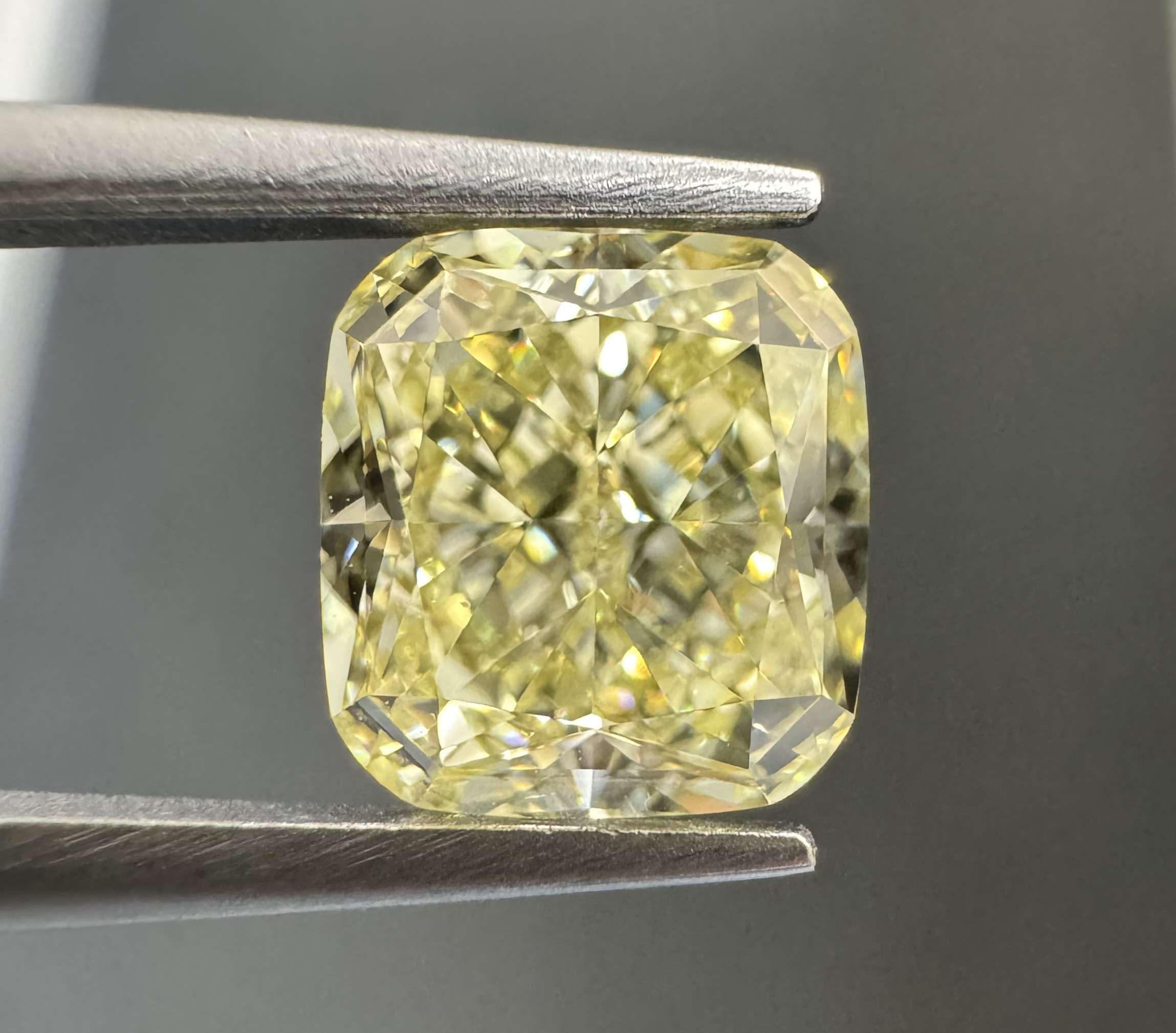 1.58ct Cushion SINGLE image 2 of 3