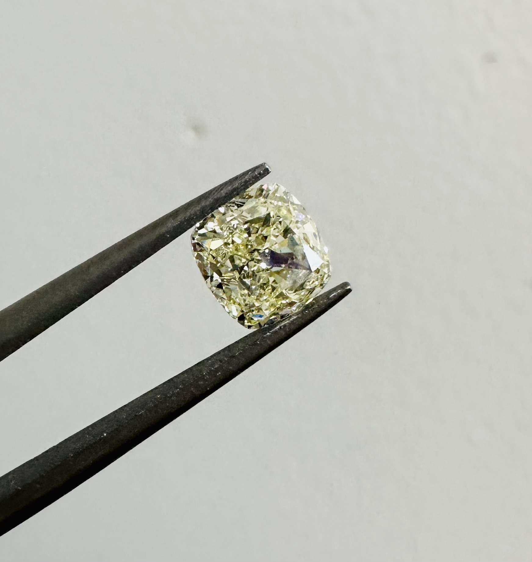 1.55ct Cushion SINGLE image 3 of 4