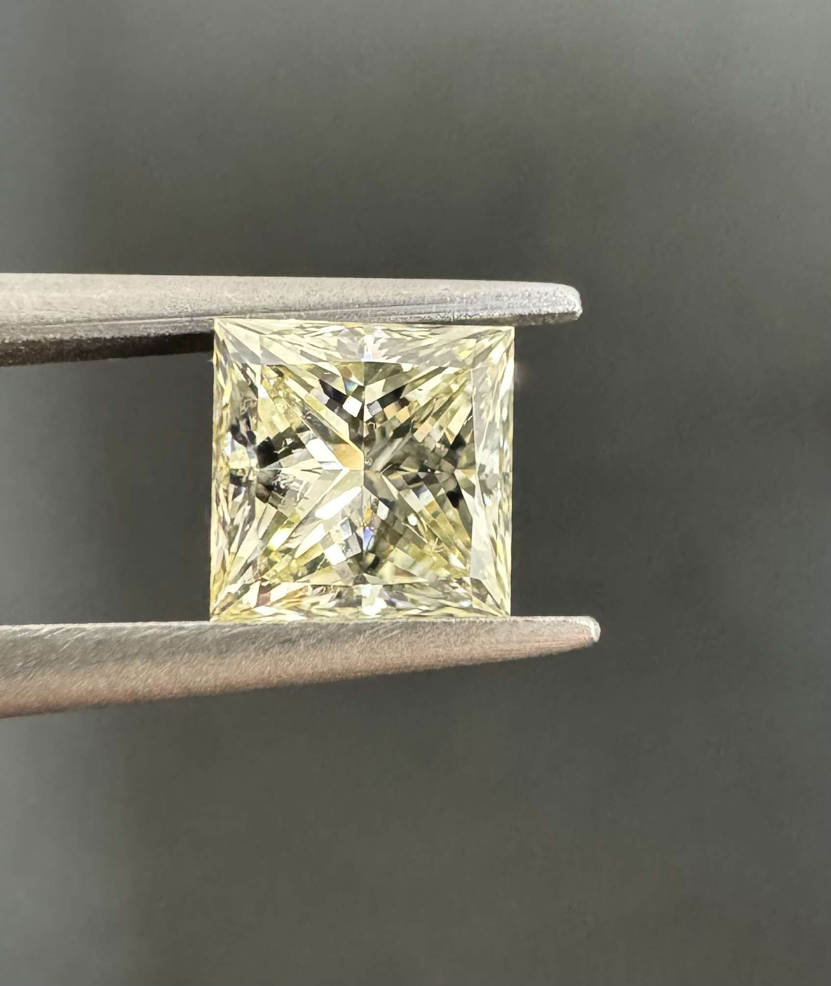 1.06ct Square SINGLE image 3 of 4