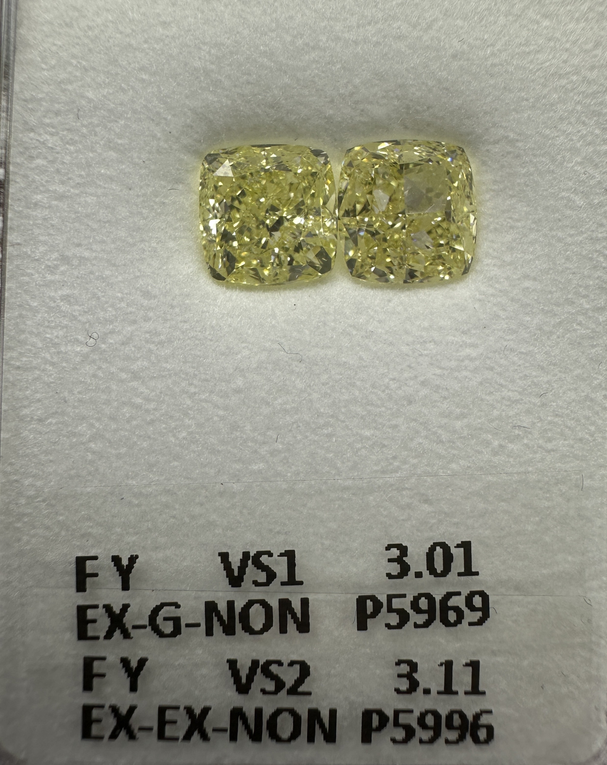 3.11ct Cushion SINGLE image 2 of 3
