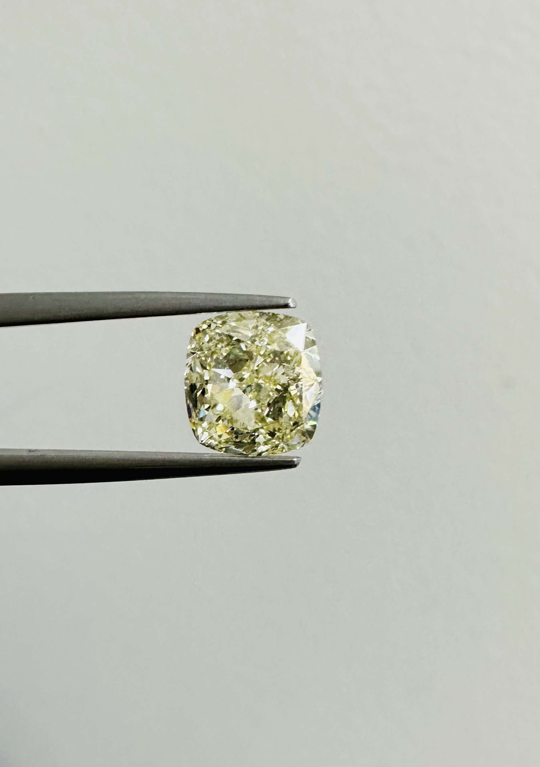 2.32ct Cushion SINGLE image 2 of 2