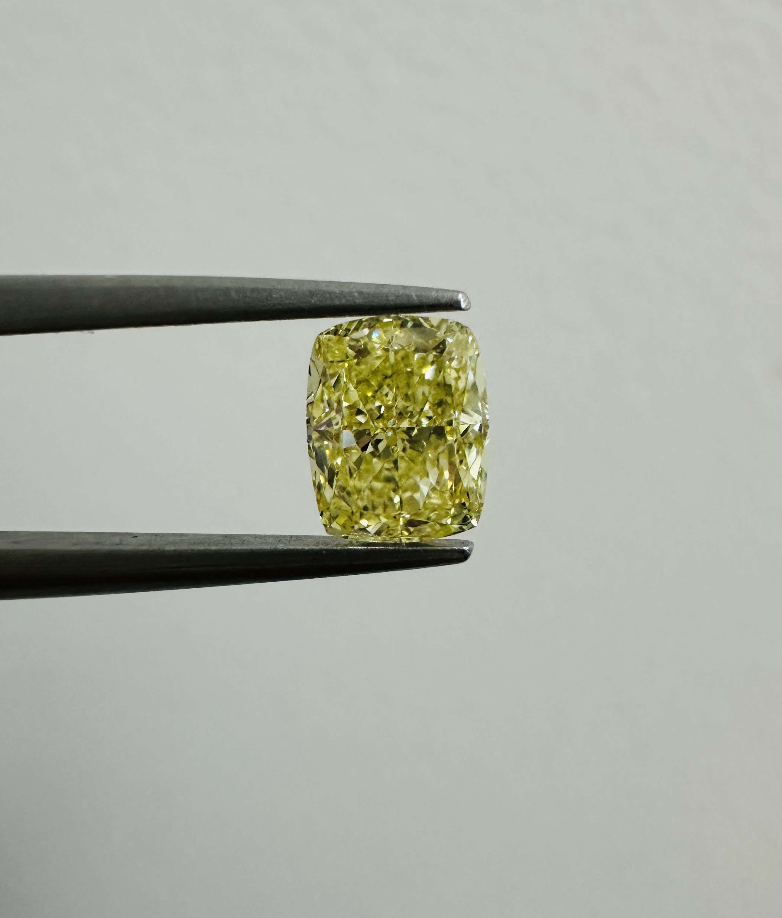 1.04ct Cushion SINGLE image 2 of 3