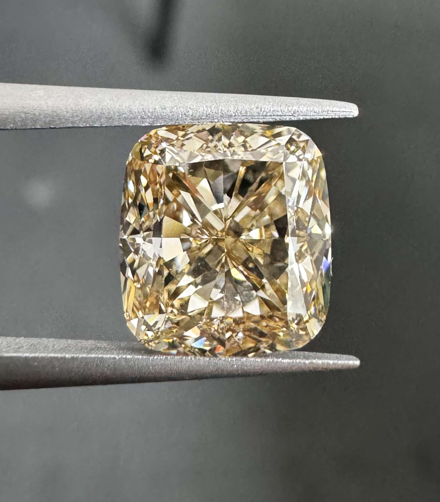 2.64ct Cushion SINGLE image 2 of 3