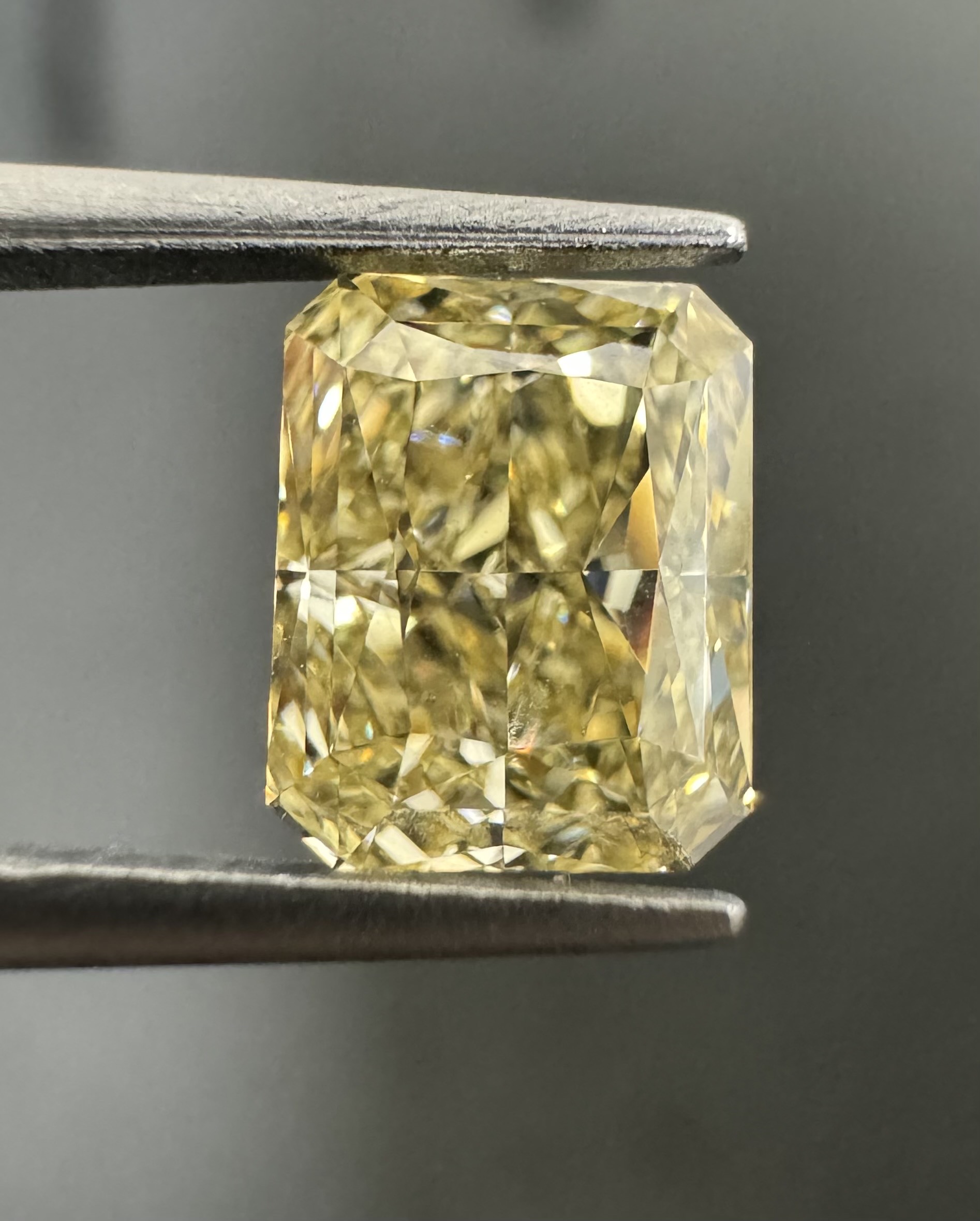 1.25ct Radiant SINGLE image 3 of 4