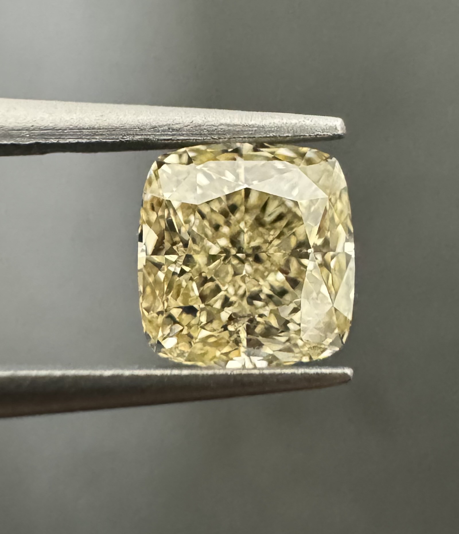 1.21ct Cushion SINGLE image 3 of 4