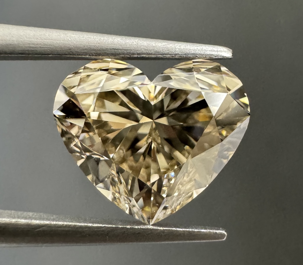 2.01ct Heart SINGLE image 2 of 3