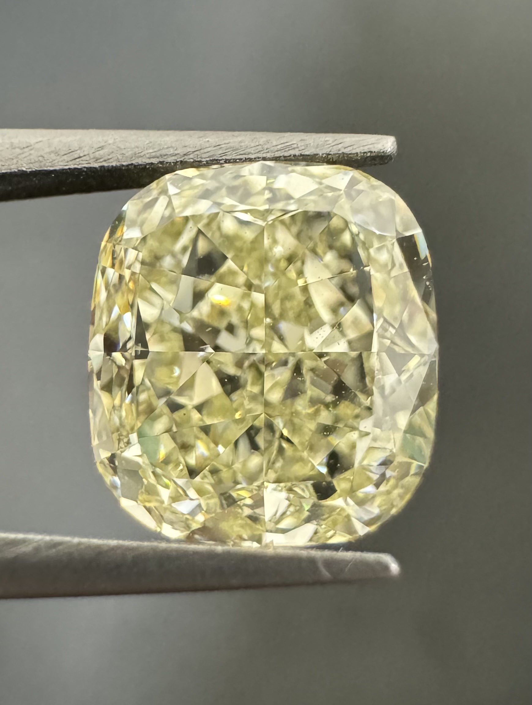 2.07ct Cushion SINGLE image 2 of 2