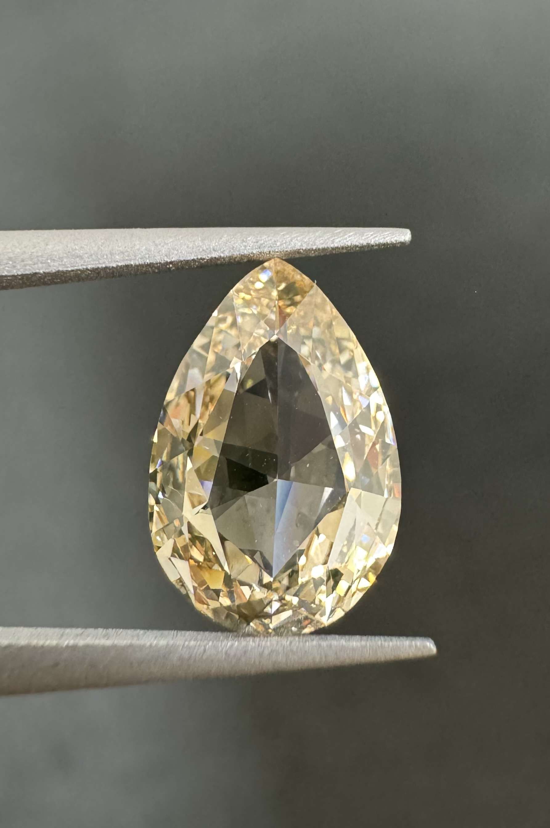 2.01ct Pear SINGLE image 2 of 3
