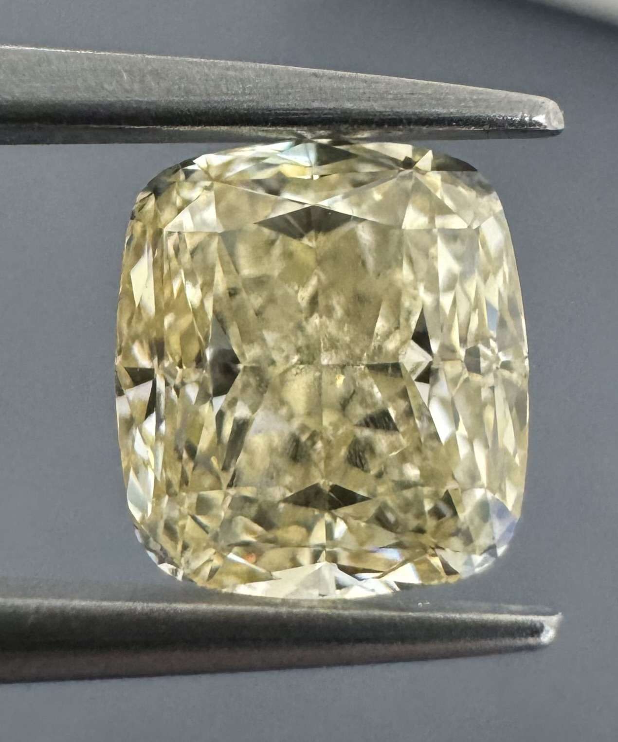 1.75ct Cushion SINGLE image 3 of 4