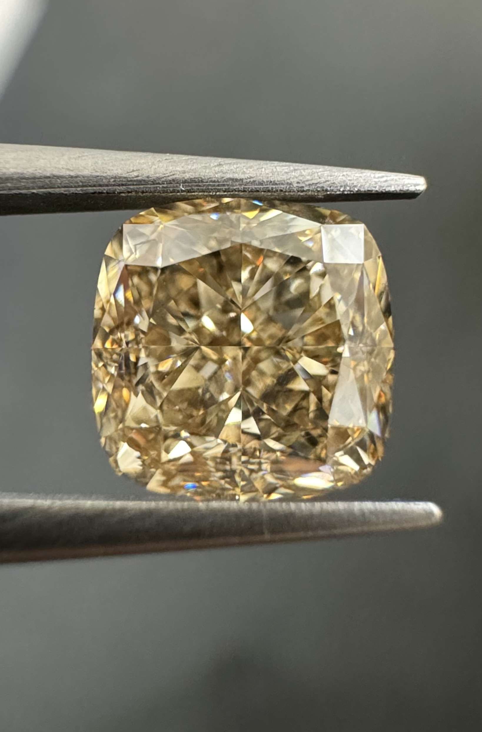 1.56ct Cushion SINGLE image 3 of 4