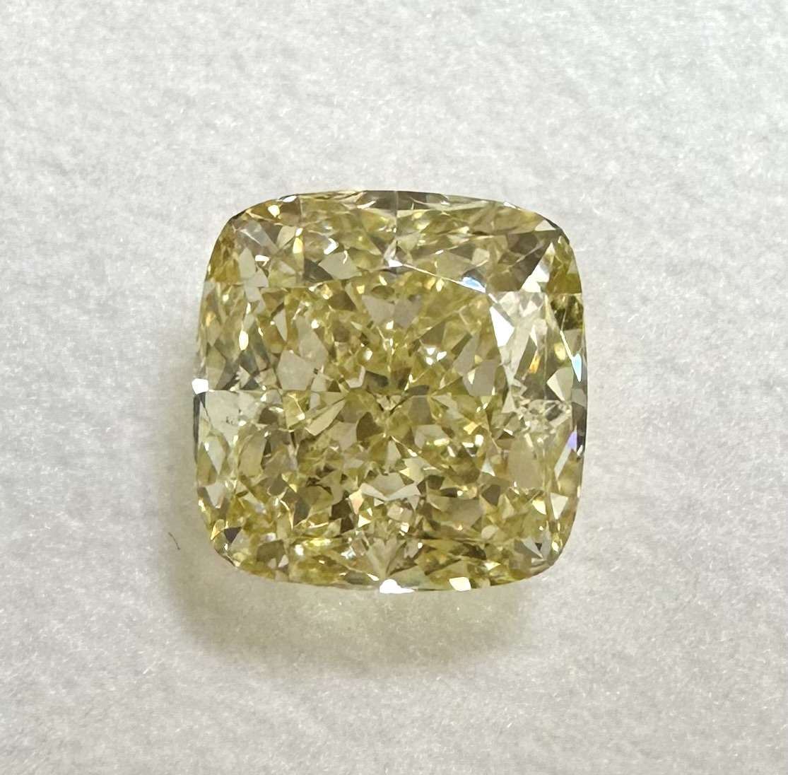 1.55ct Cushion SINGLE image 2 of 3
