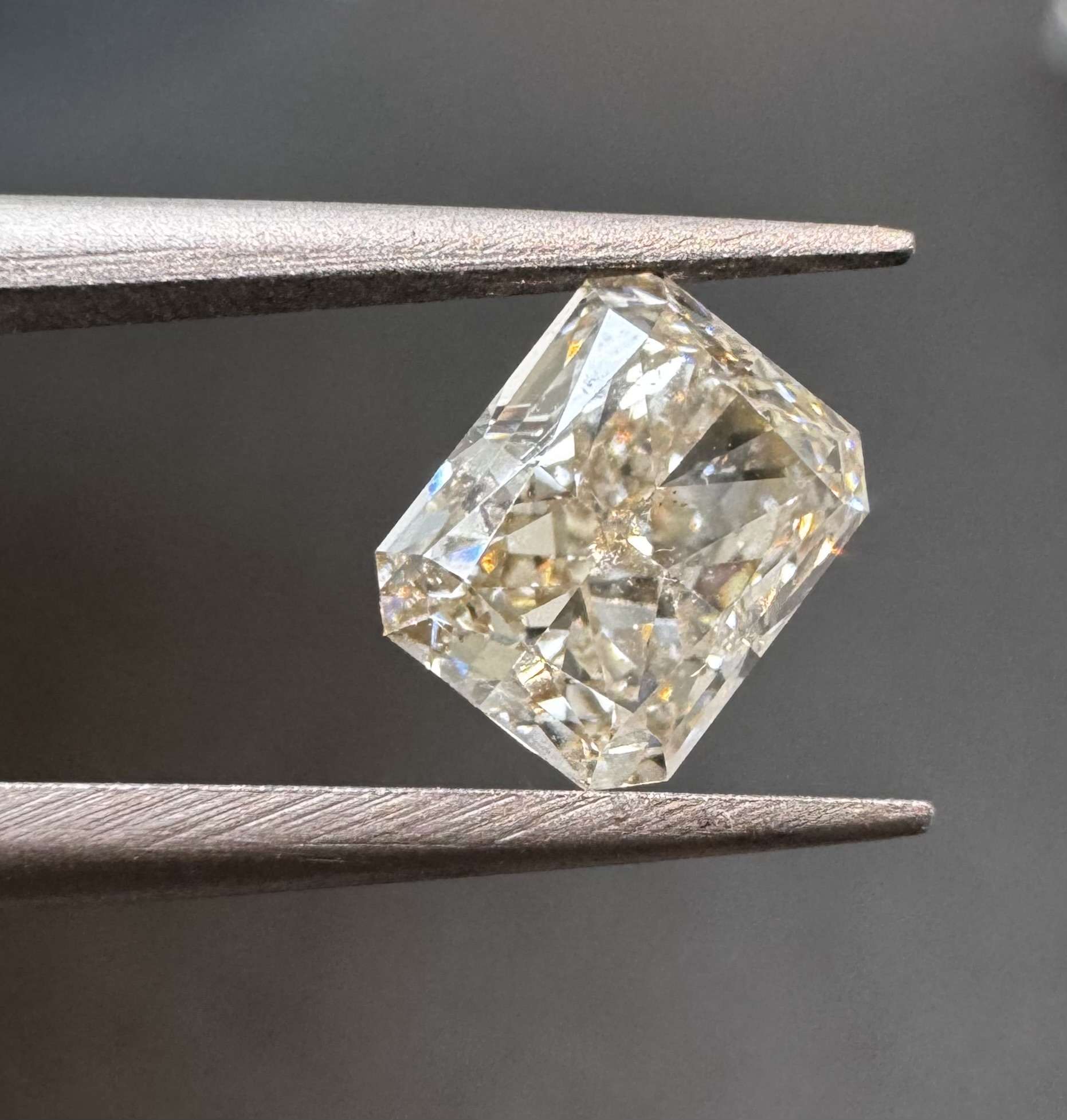 1.03ct Radiant SINGLE image 3 of 4