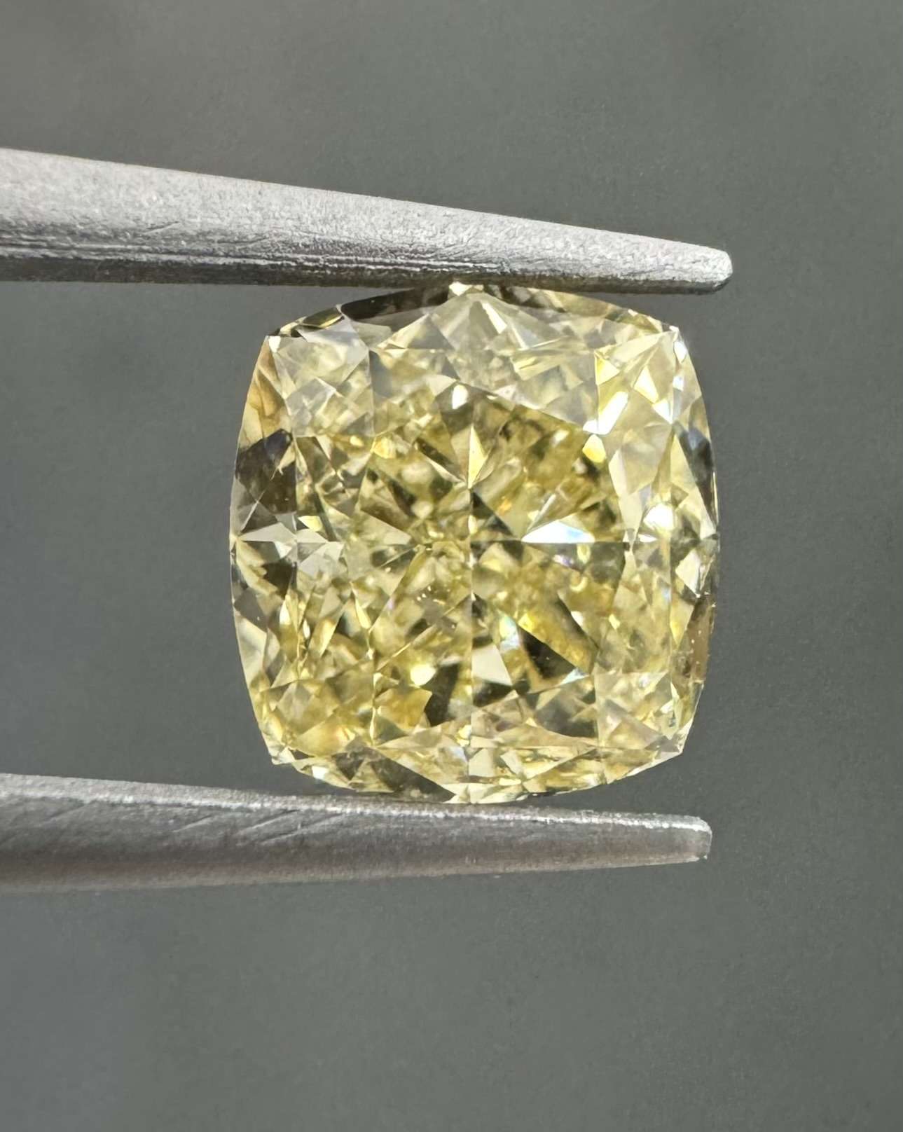 1.01ct Cushion SINGLE image 3 of 4
