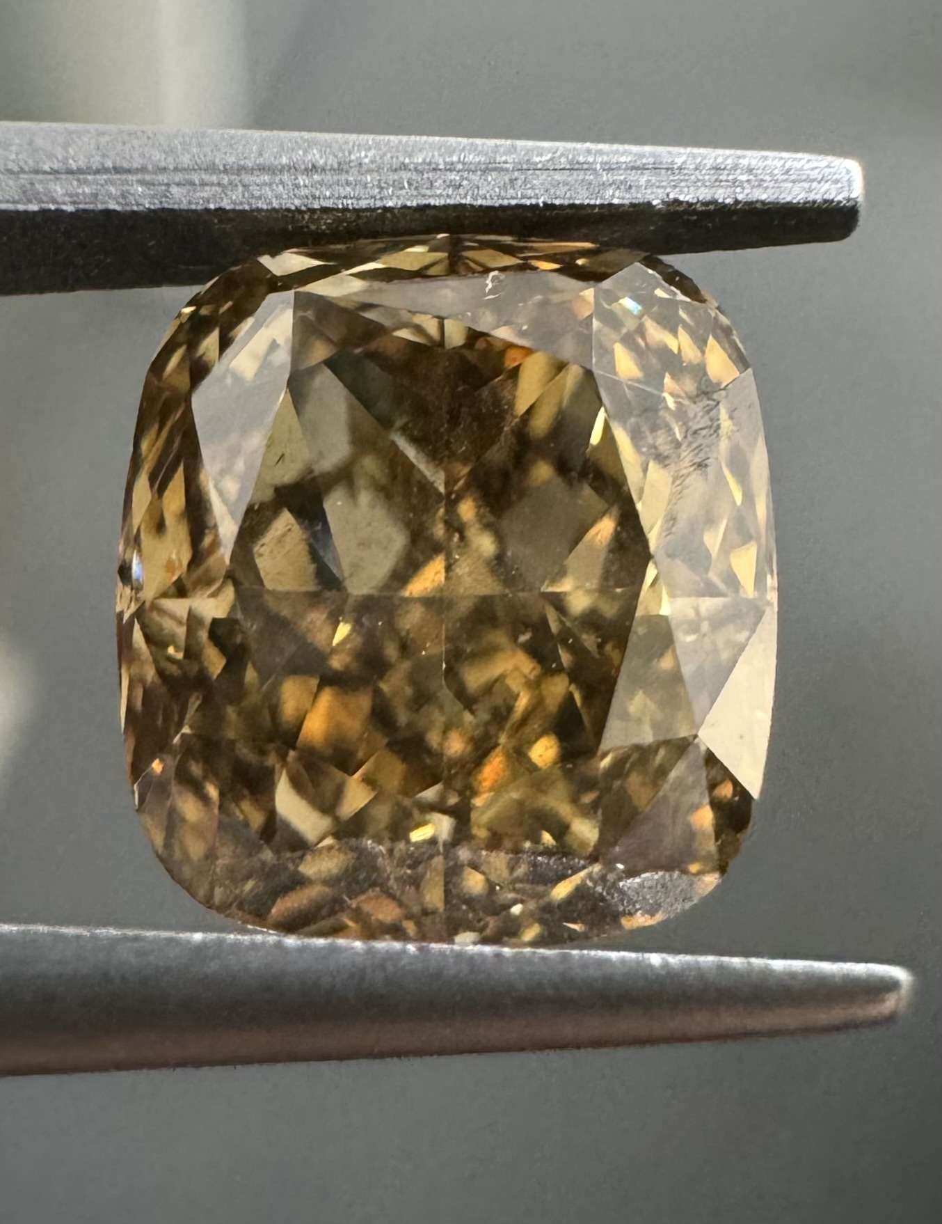 2.04ct Cushion SINGLE image 2 of 3