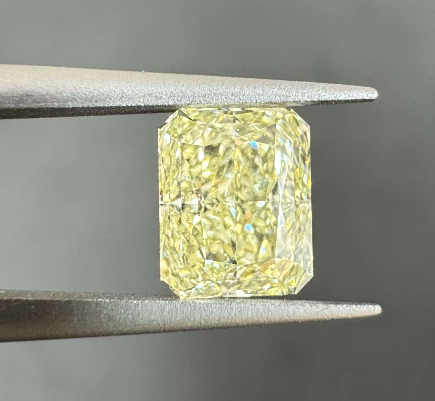 1.27ct Radiant SINGLE image 3 of 4