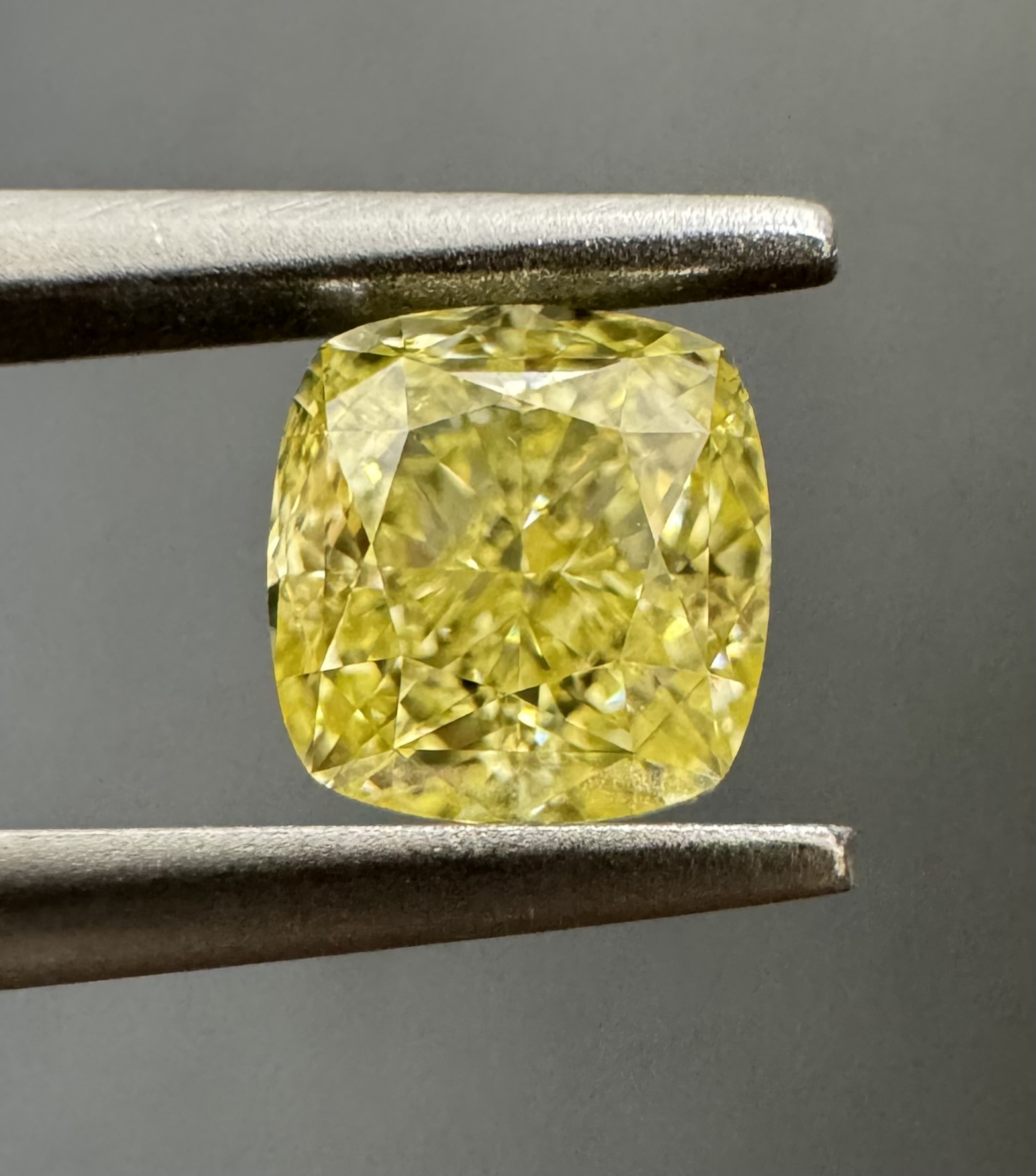 0.67ct Cushion SINGLE image 2 of 3