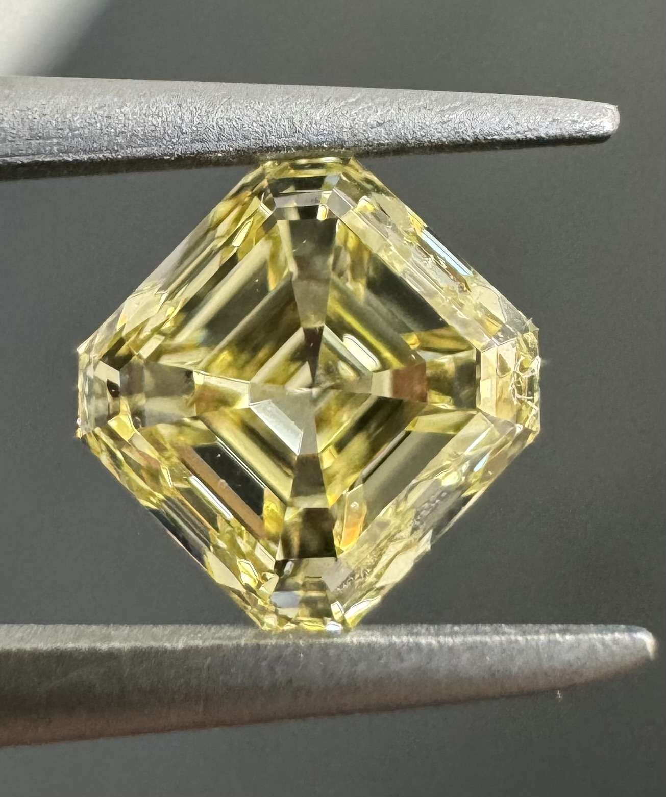 1.00ct SQUARE EMERALD CUT SINGLE image 2 of 3