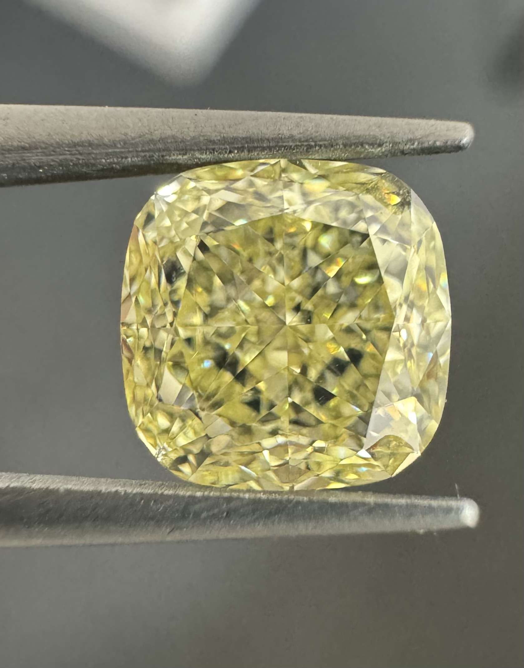1.56ct Cushion SINGLE image 2 of 3