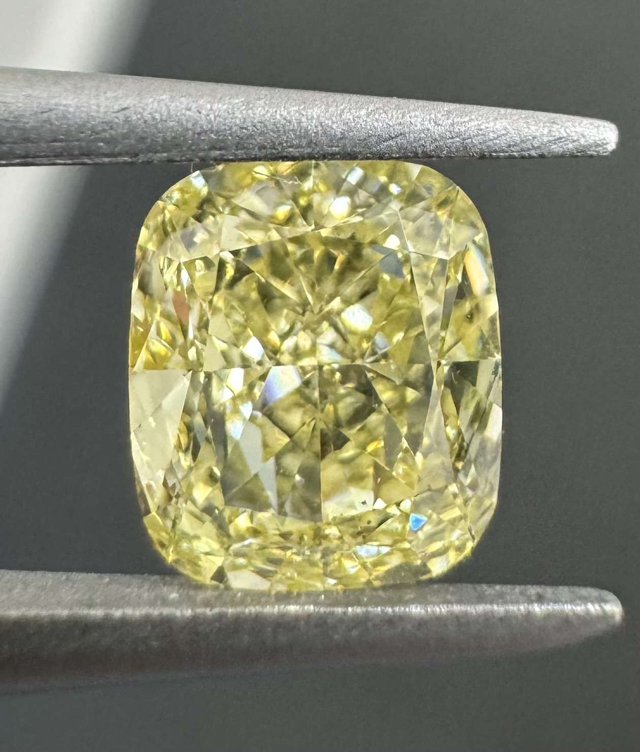 0.90ct Cushion SINGLE image 2 of 3