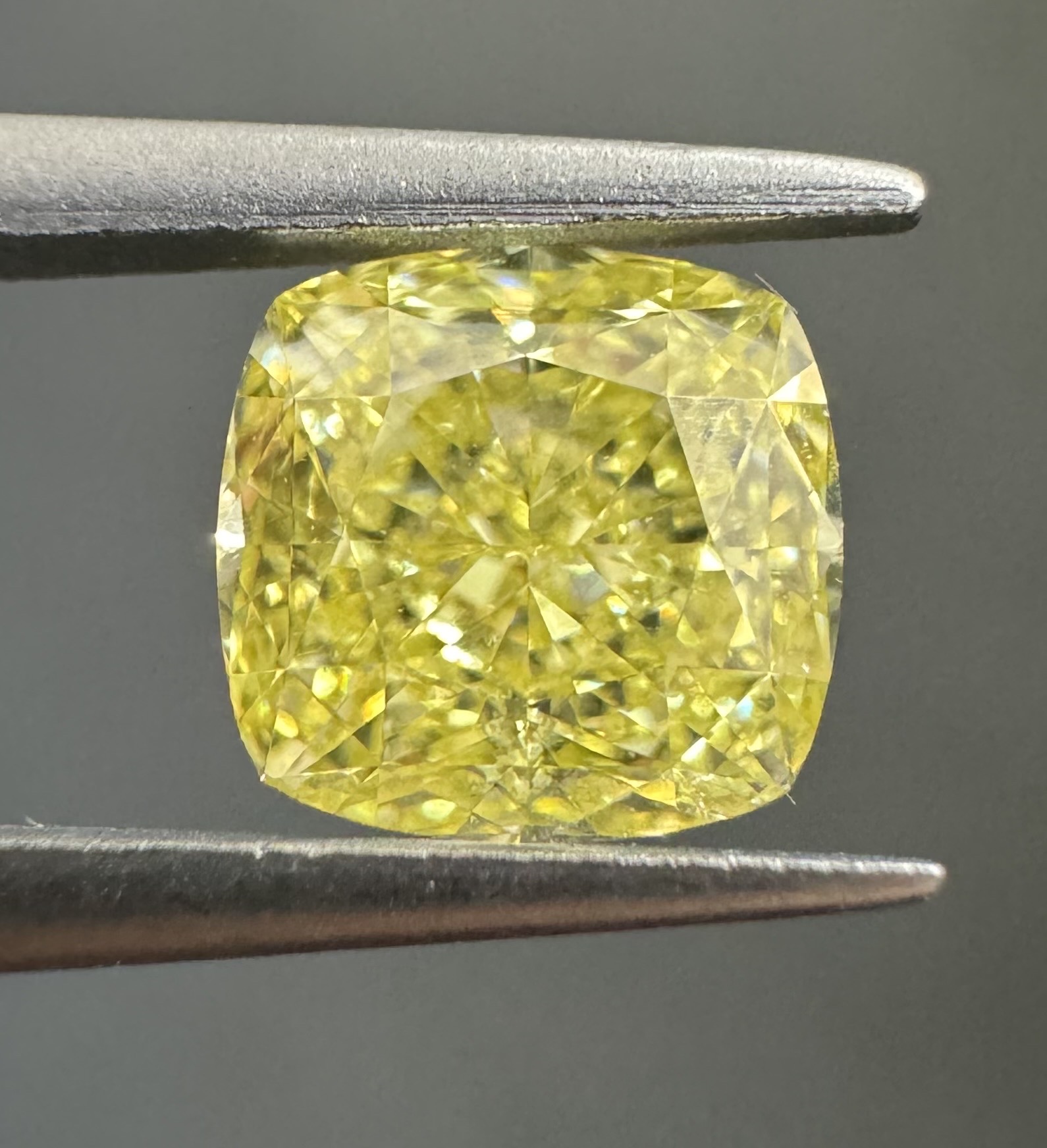 1.01ct Cushion SINGLE image 2 of 3