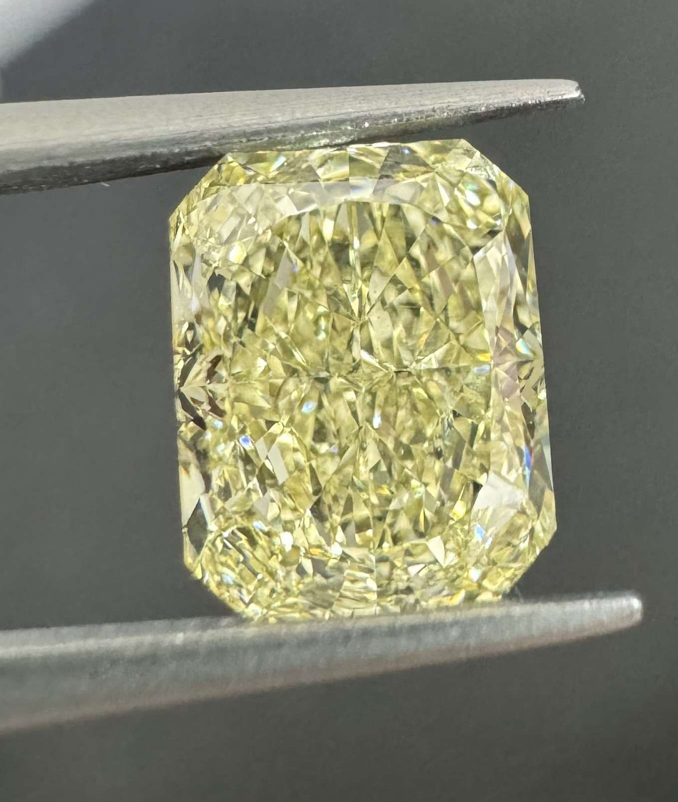 2.03ct Radiant SINGLE image 2 of 3