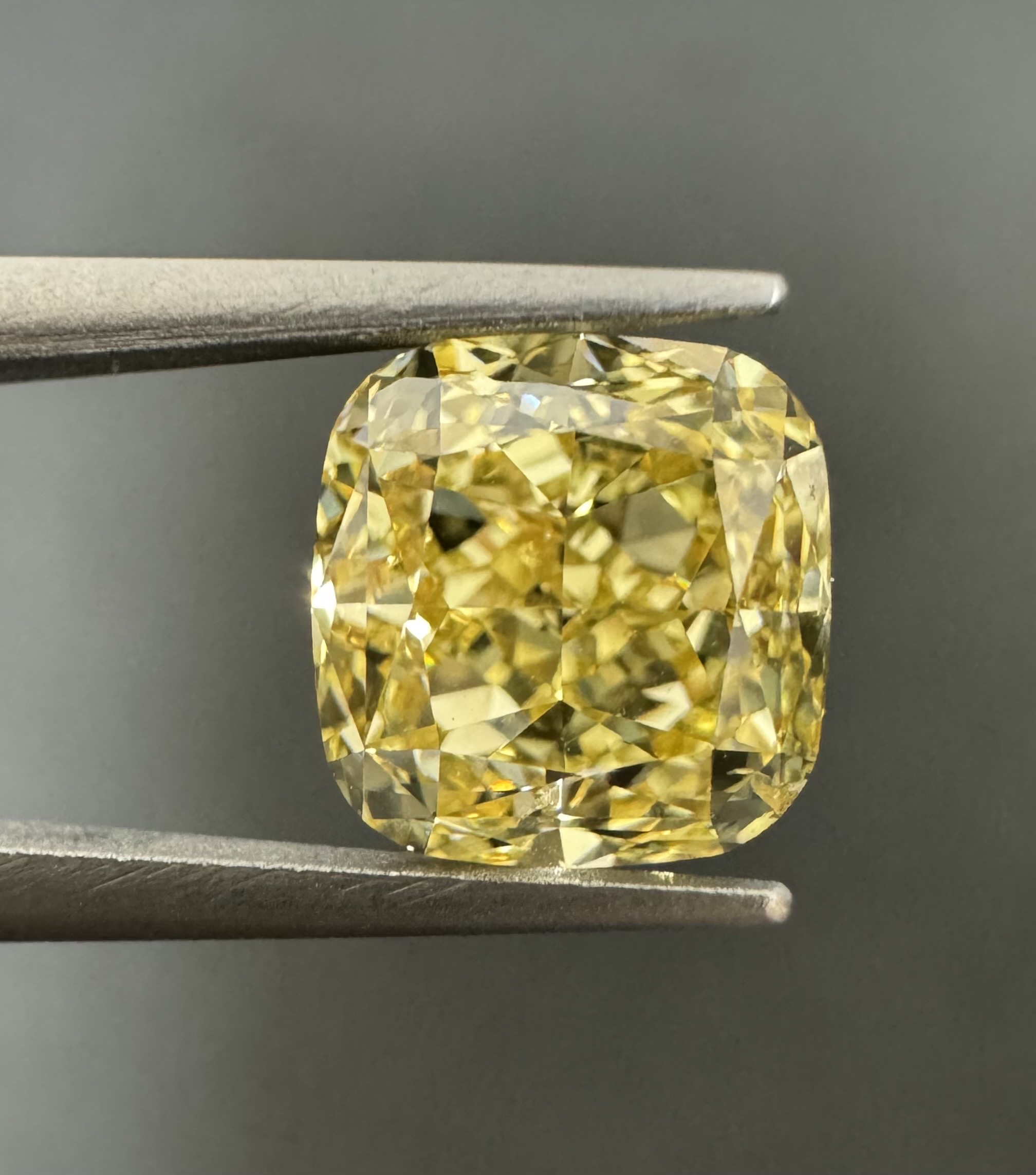 2.02ct Cushion SINGLE image 2 of 3