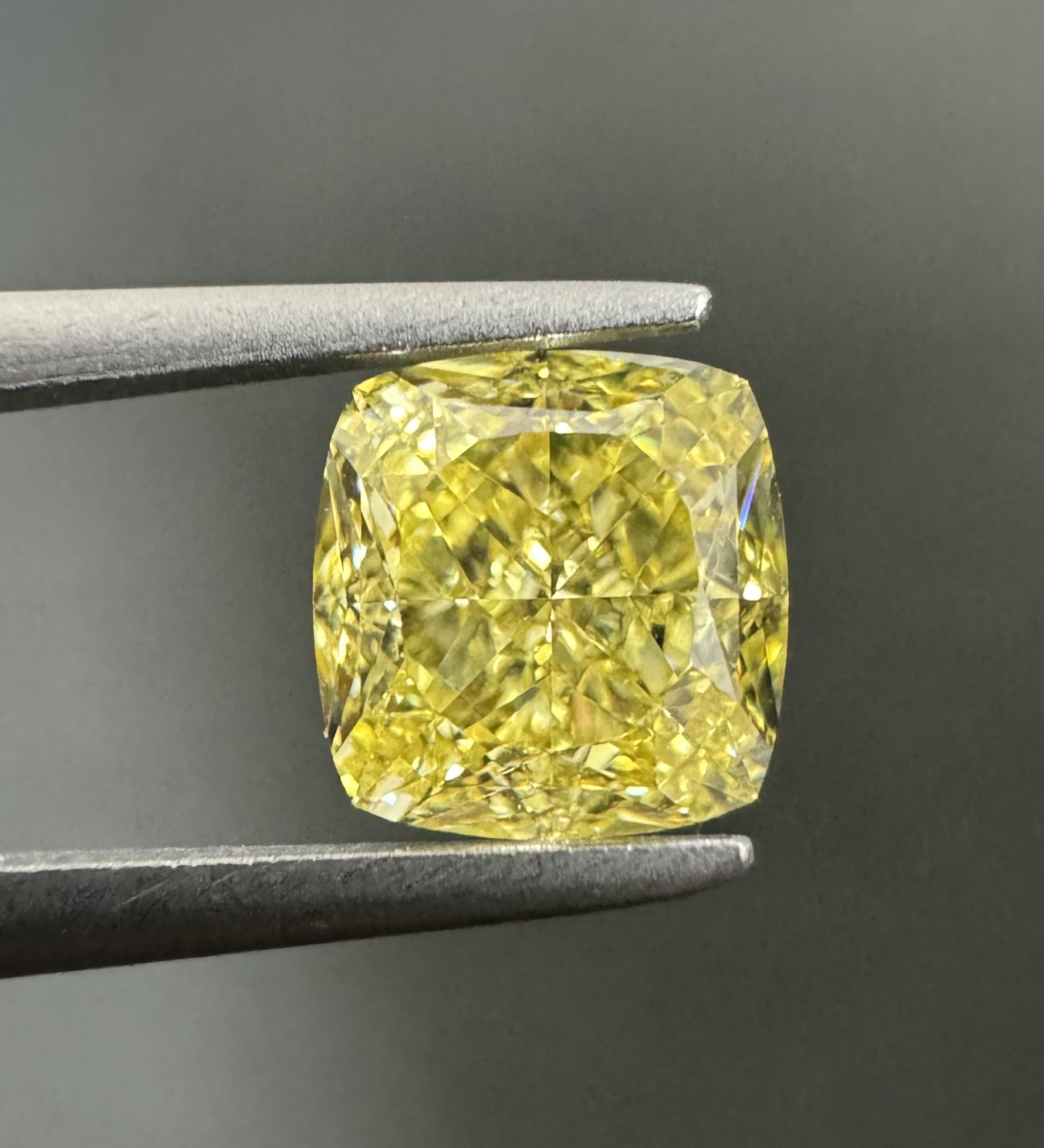 1.37ct Cushion SINGLE image 2 of 3