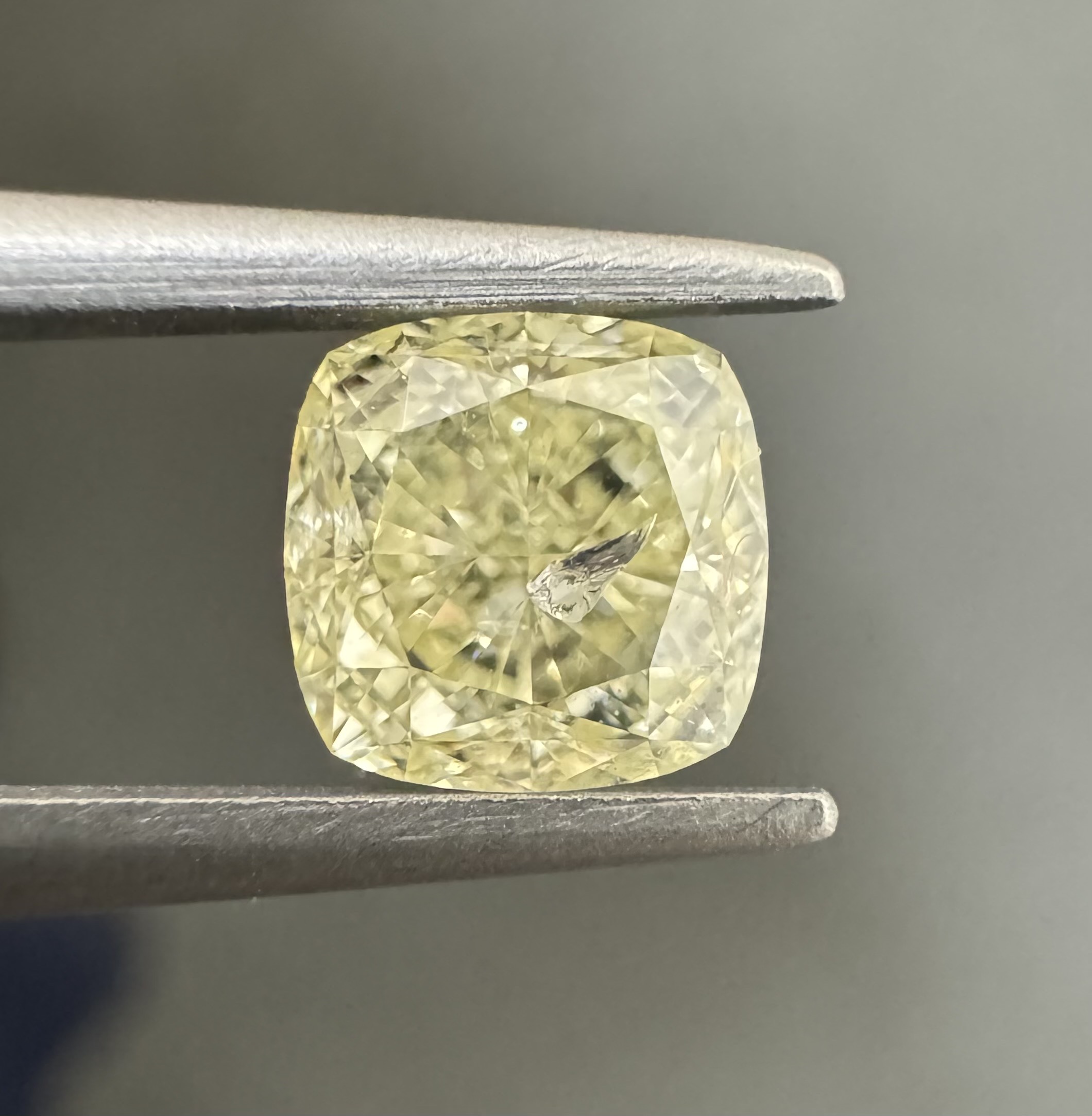 1.01ct Cushion SINGLE image 3 of 4