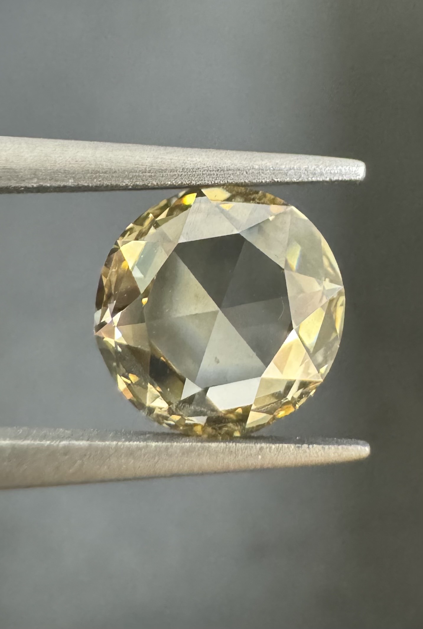 1.64ct Round SINGLE image 2 of 3