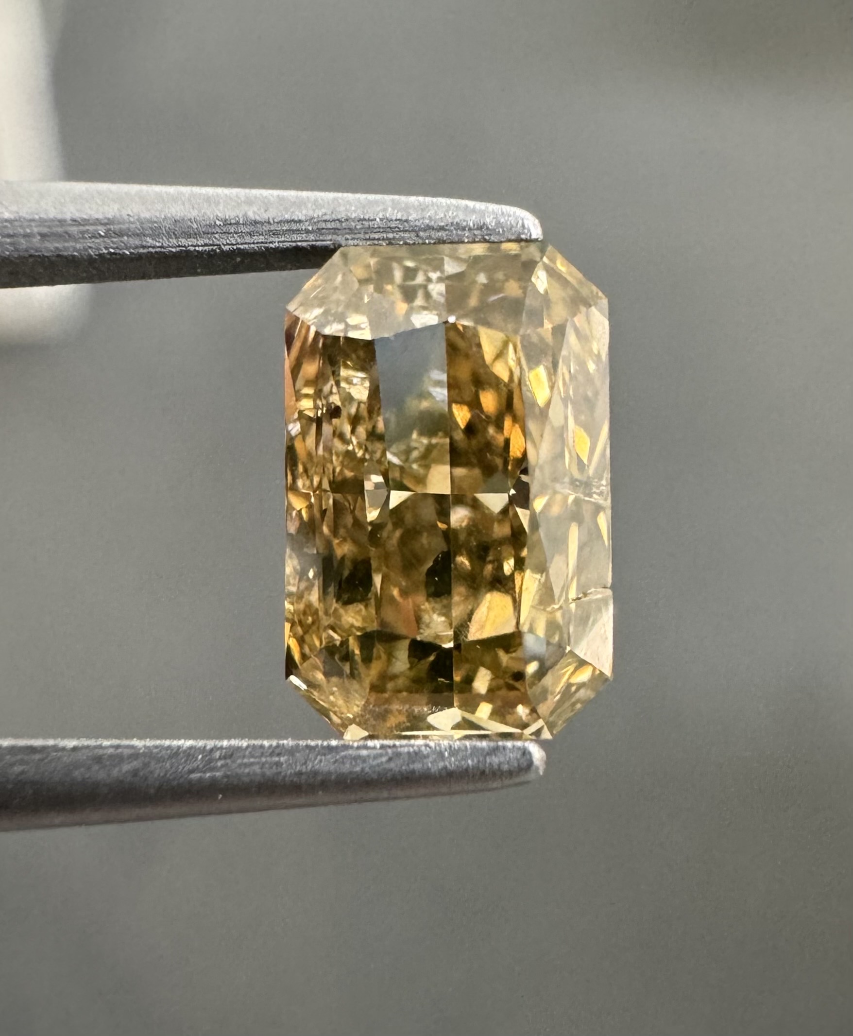 1.01ct Radiant SINGLE image 3 of 4